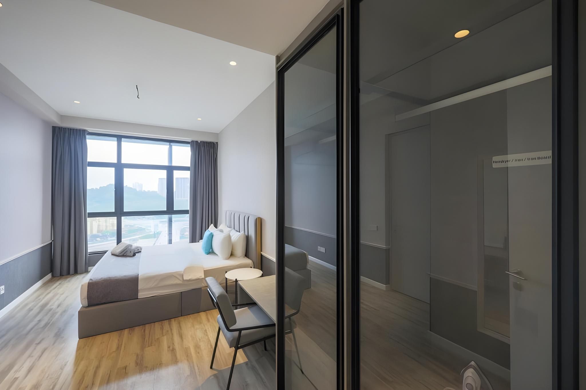 1 Bedroom Suite with Bathtub
