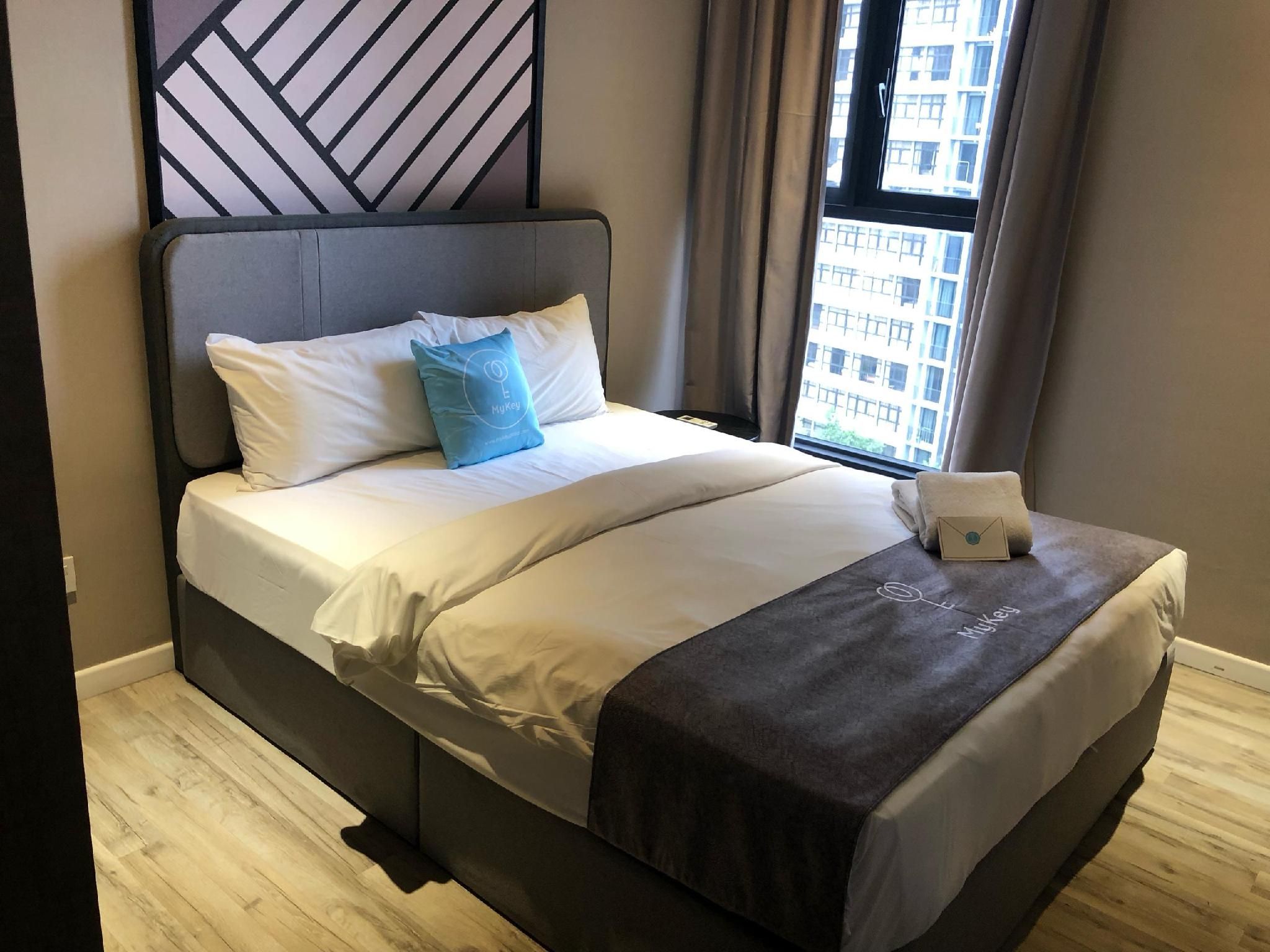 2 Bedroom Standard Queen