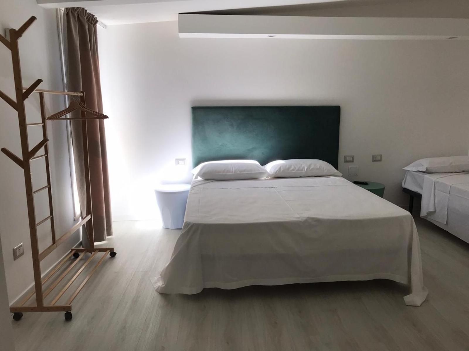 Deluxe Room (2 Adults + 1 Child)