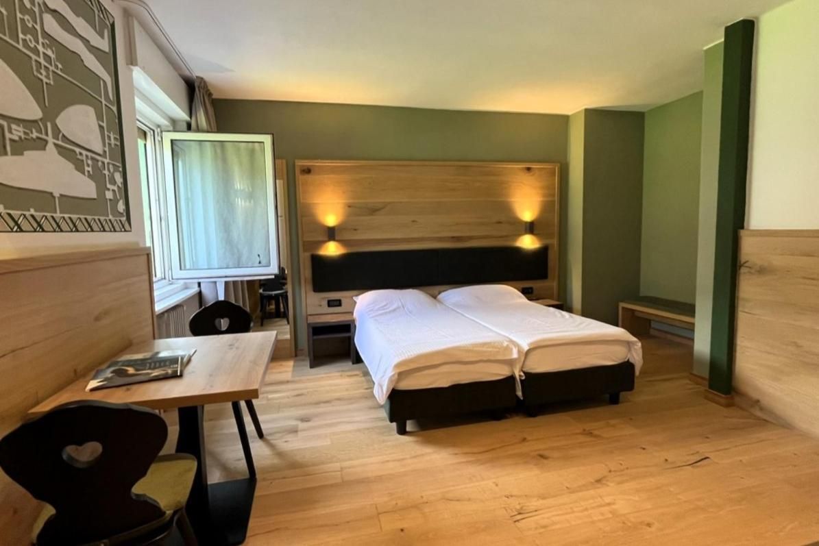 Superior Double or Twin Room with Mountain View