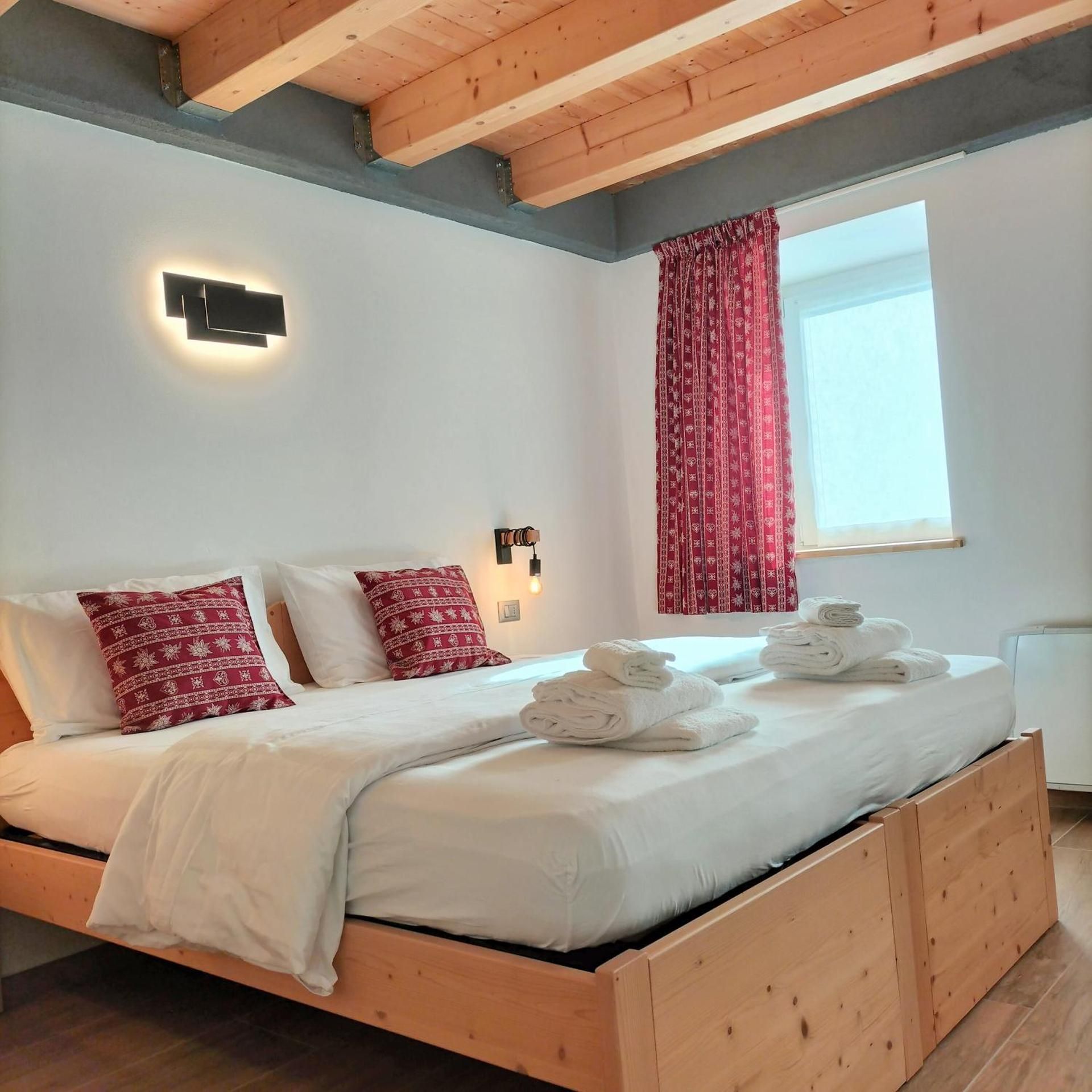 Double Room with Mountain View