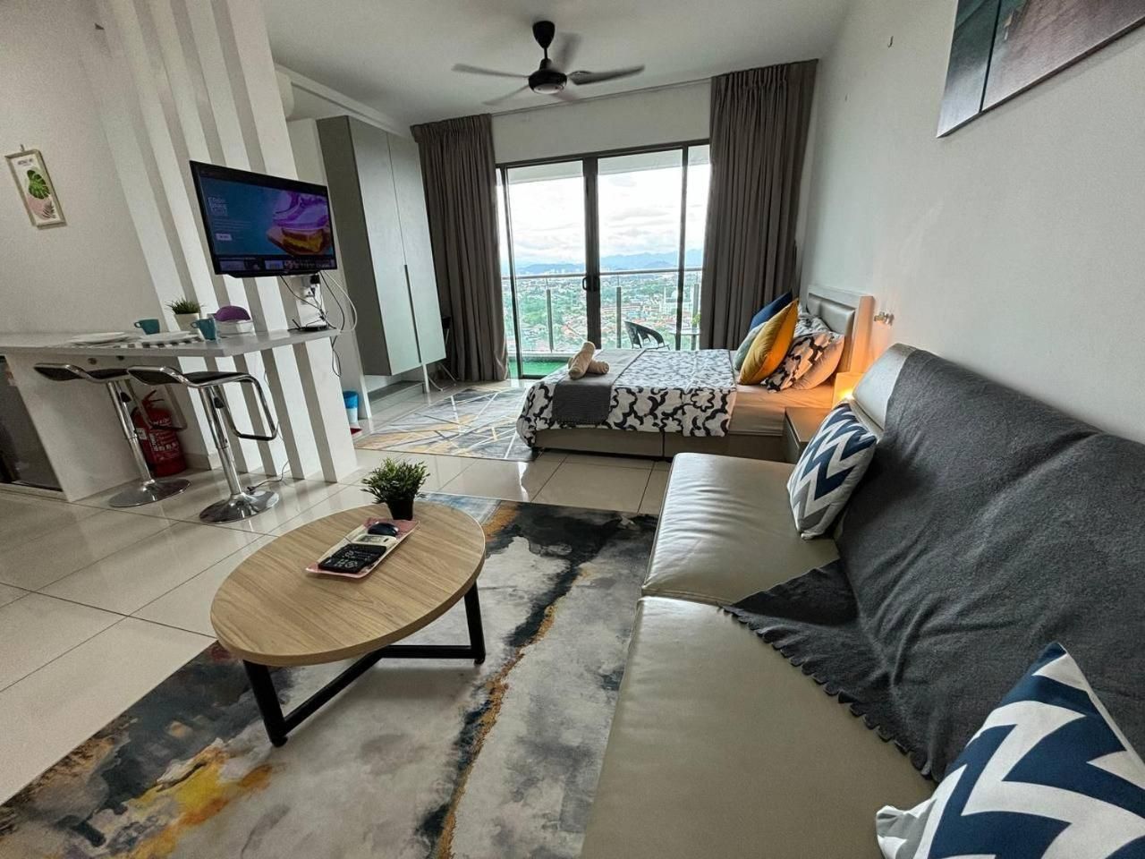 Studio Apartment with Balcony