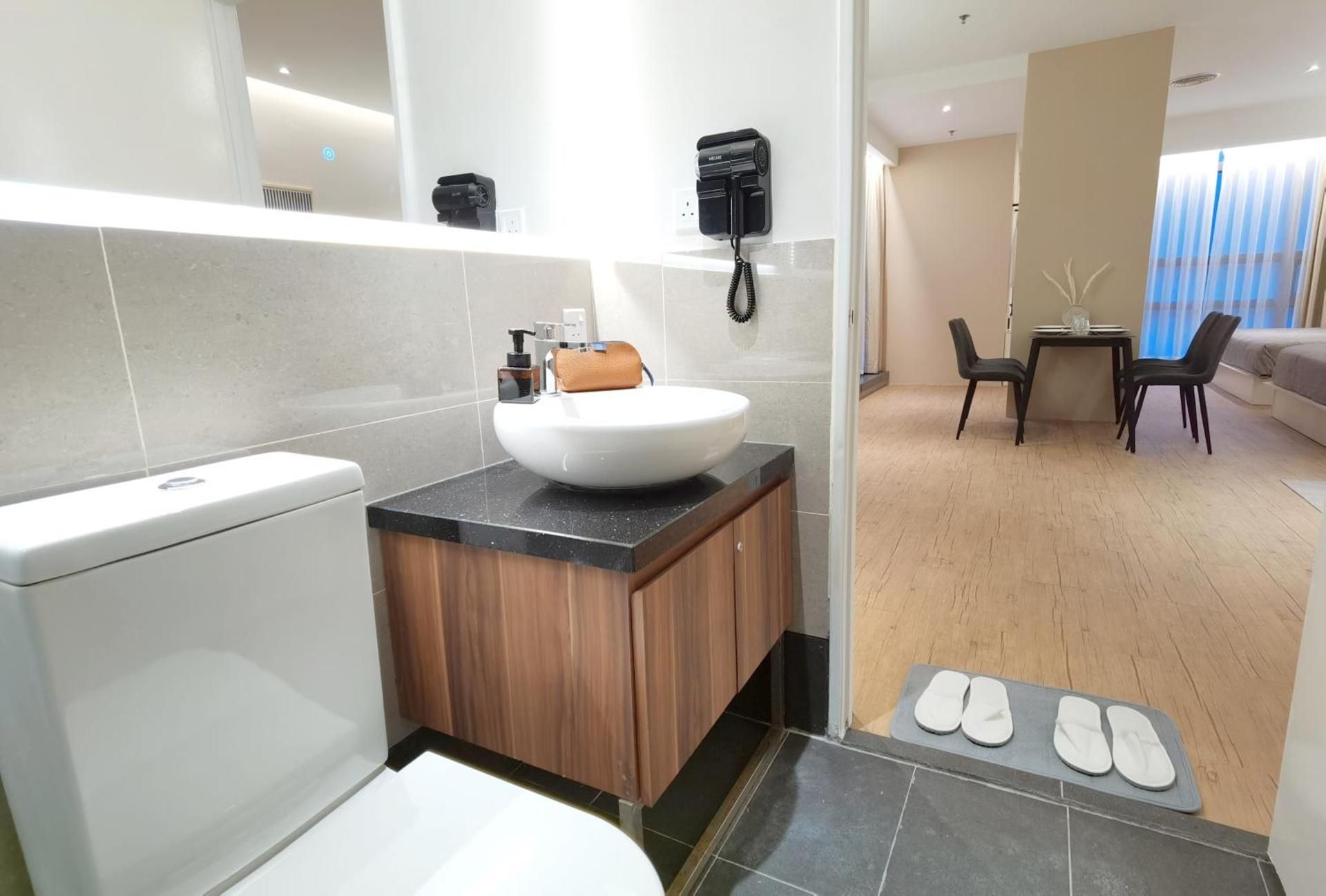 One-Bedroom Apartment