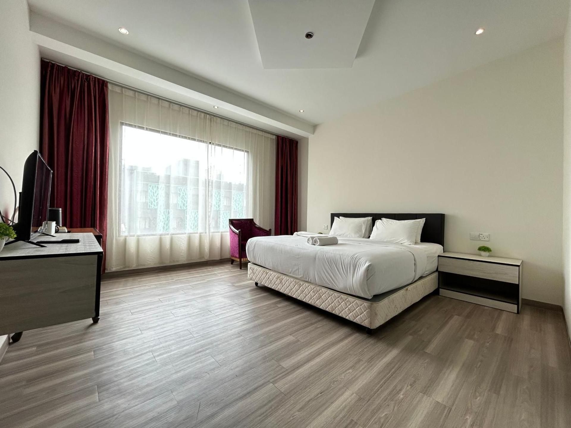 Deluxe King Room