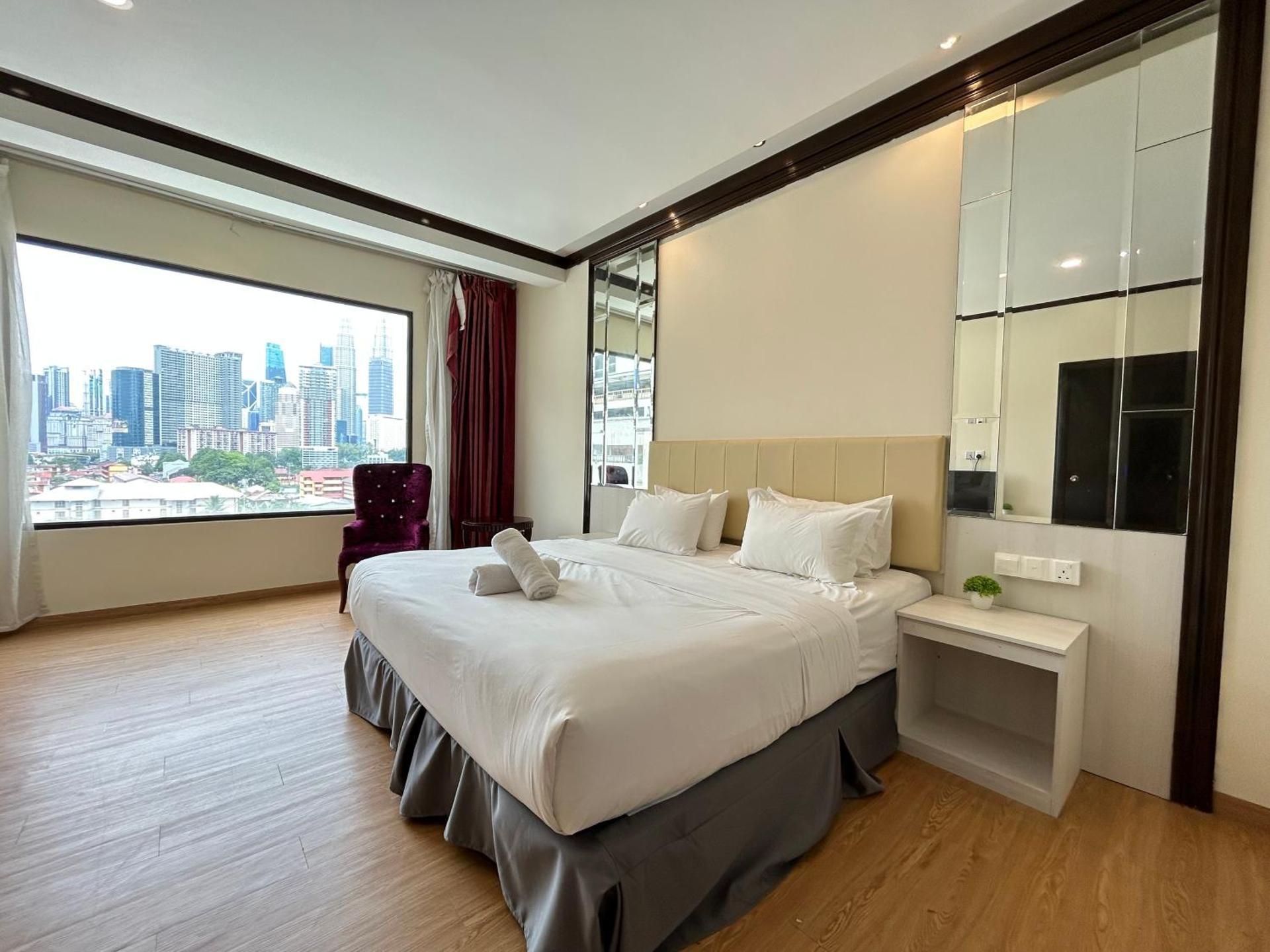 Deluxe Queen Room