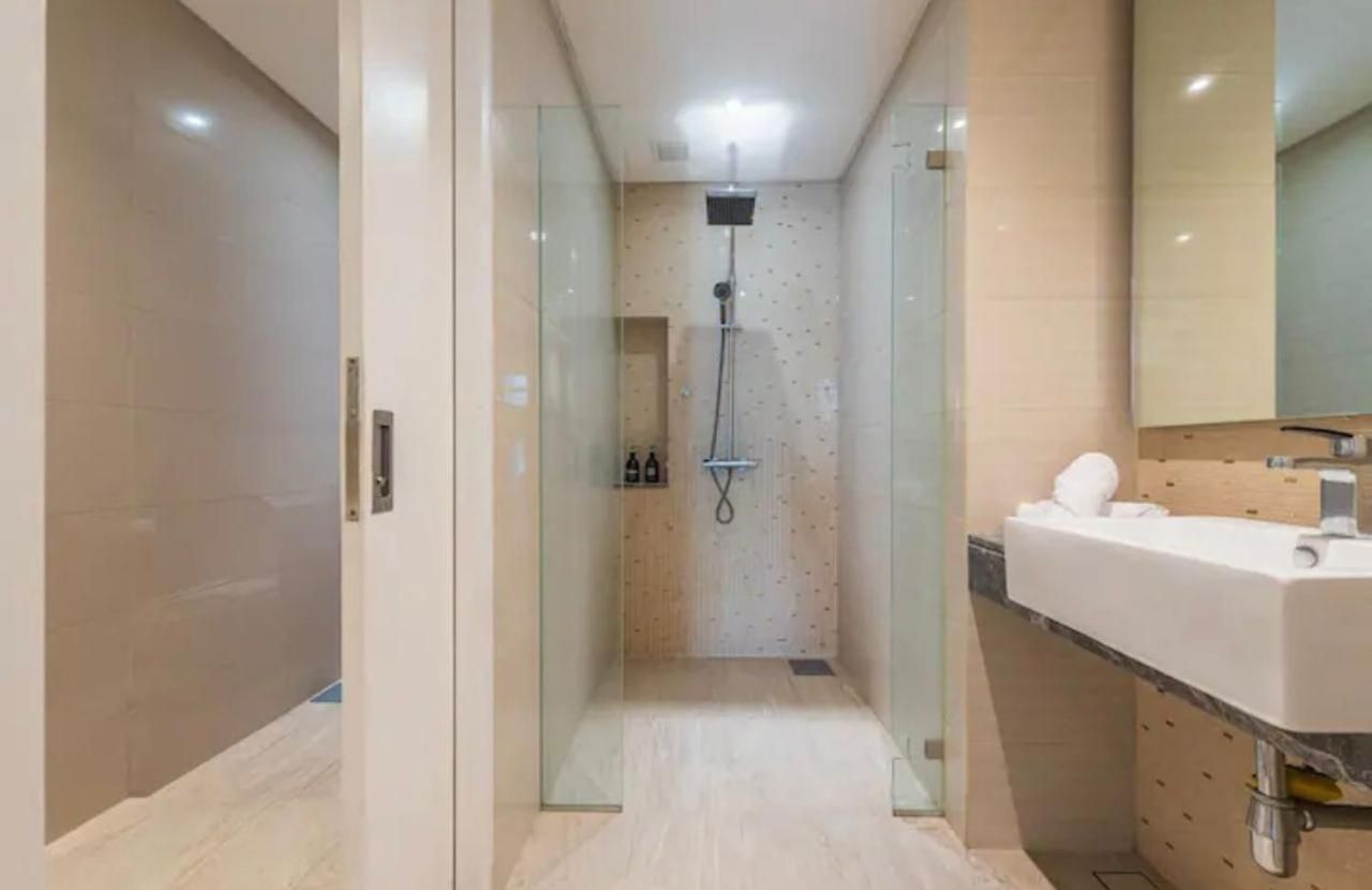 One-Bedroom Deluxe Apartment