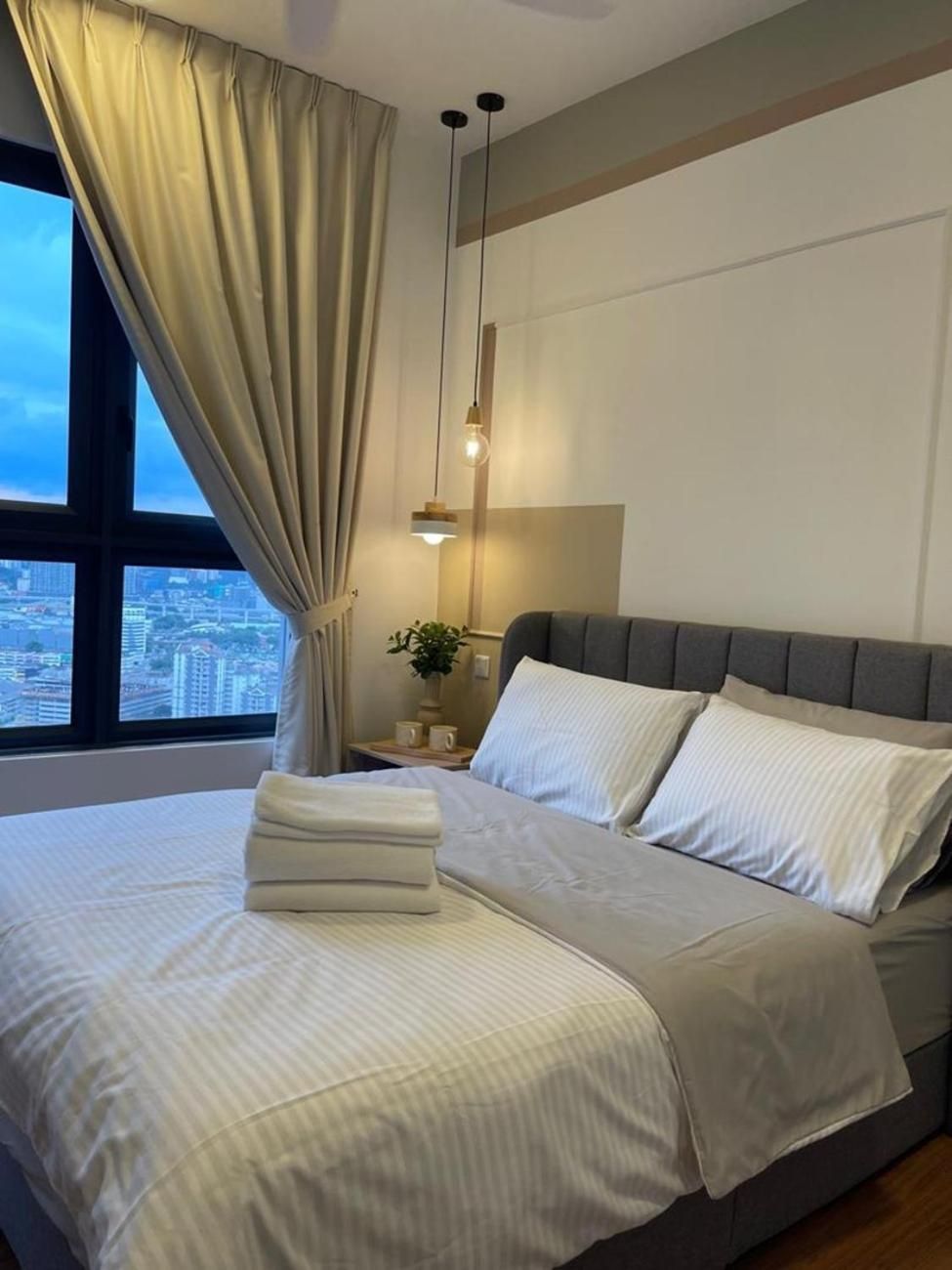 Four-Bedroom Deluxe Apartment