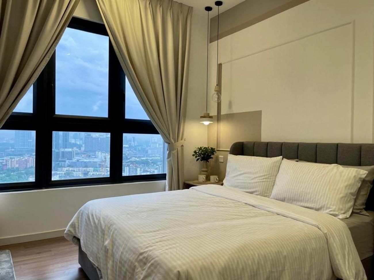Four-Bedroom Deluxe Apartment