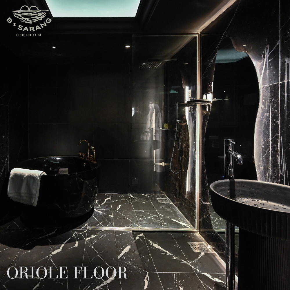 Master Suite for 2 Adults and 1 Child