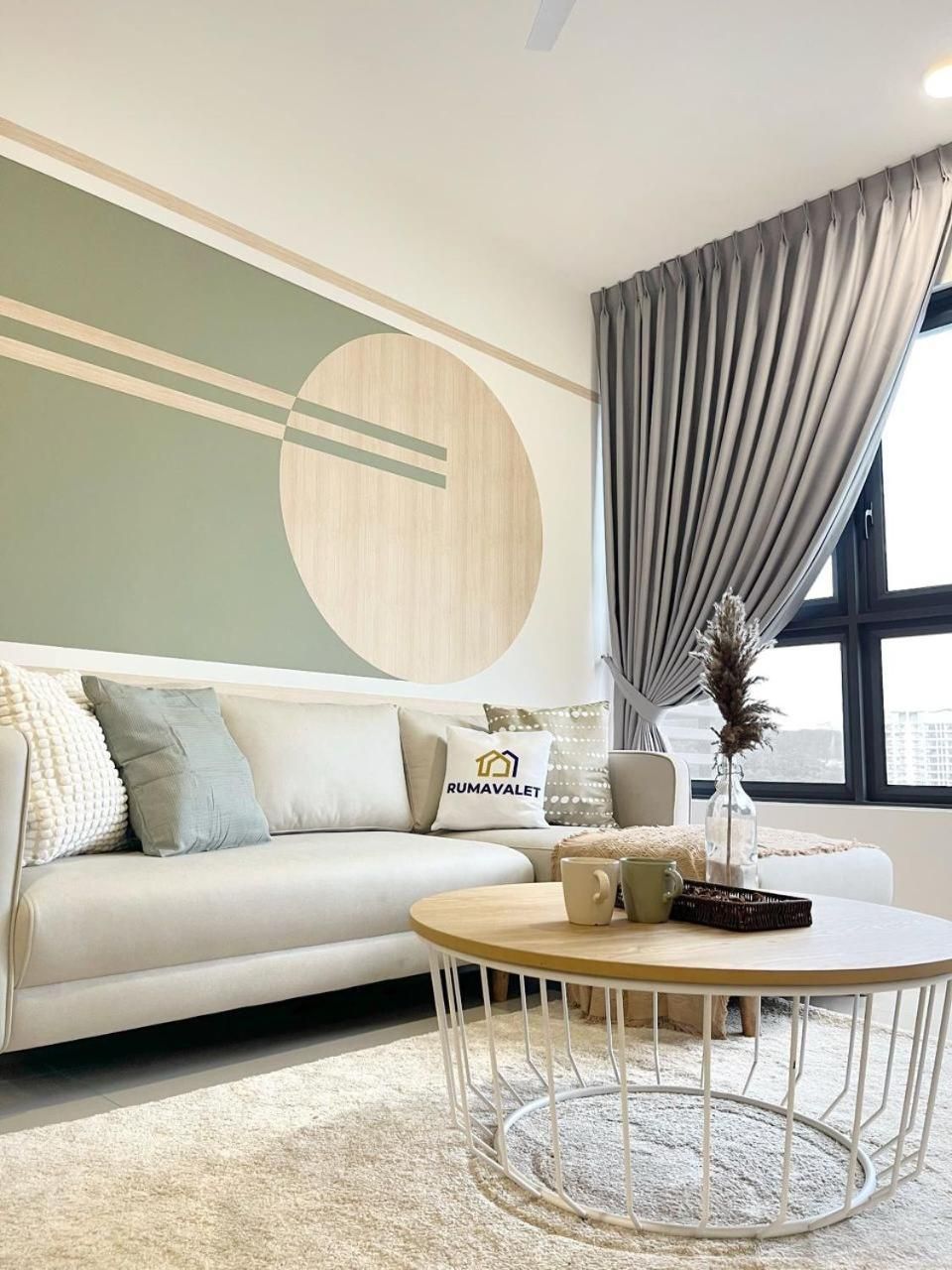 Four-Bedroom Deluxe Apartment