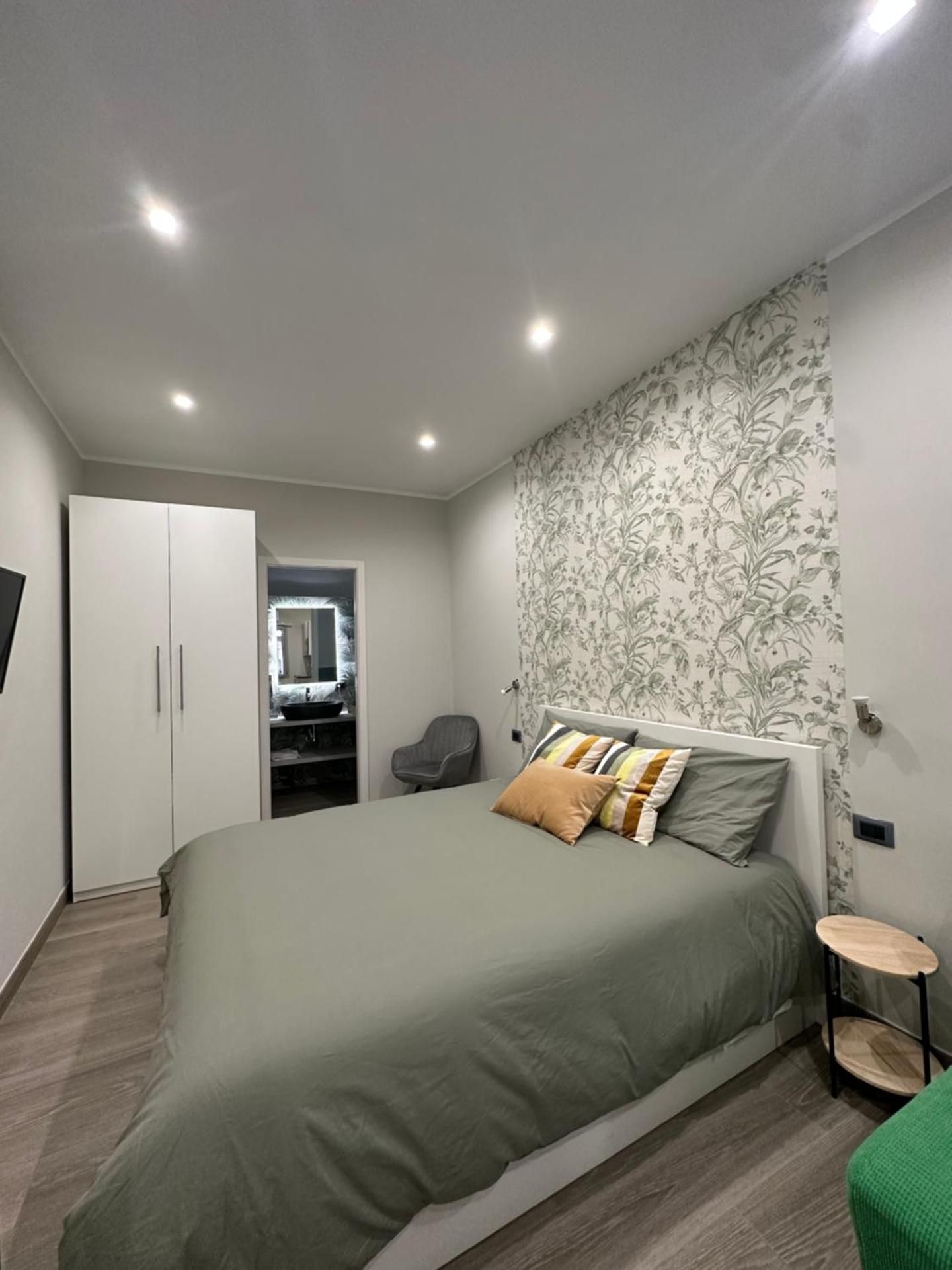 Large Double or Twin Room