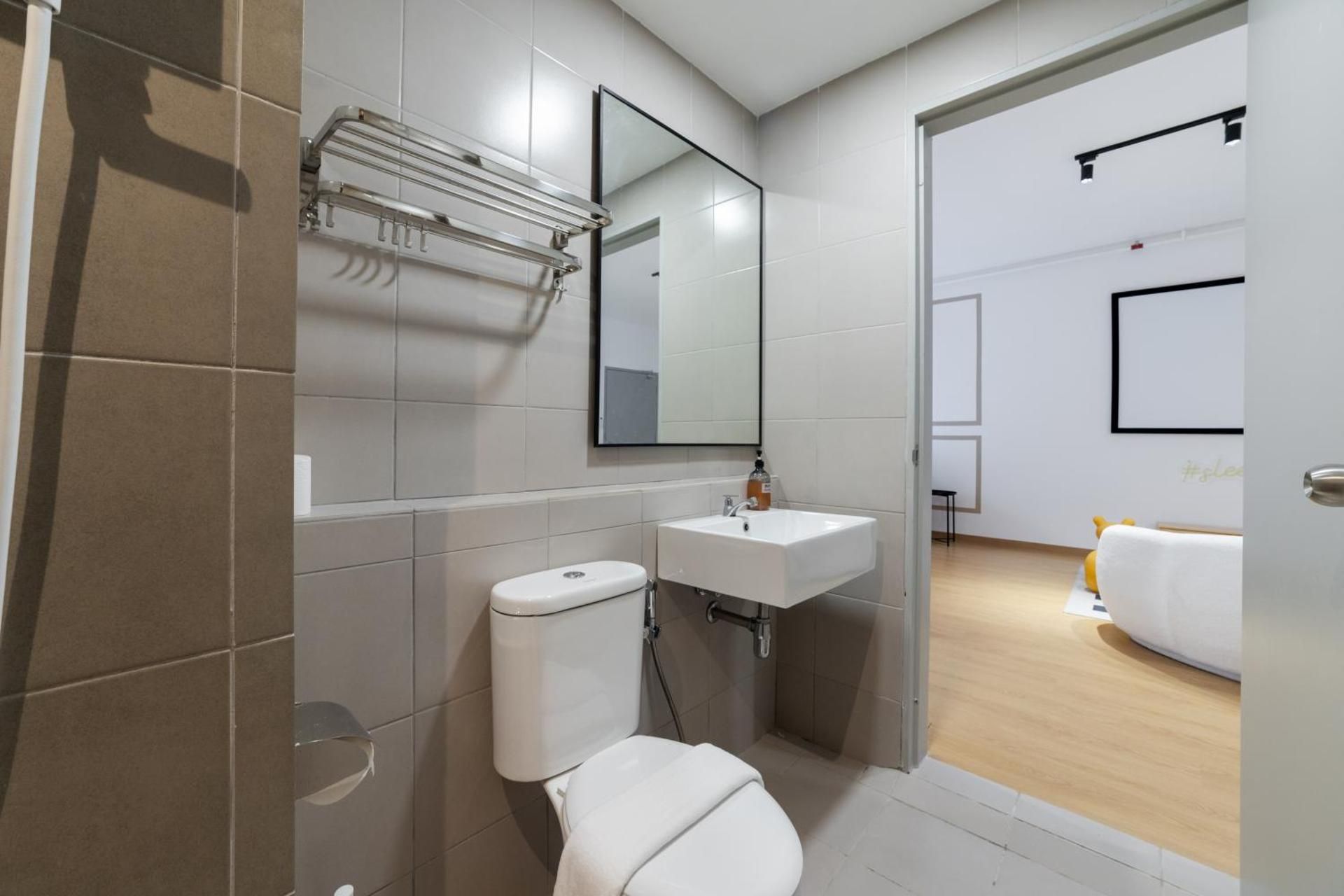 MayaBay Residence SplashMania GamudaCove by Sleepy Bear  Premium One Bedroom Apartment 2