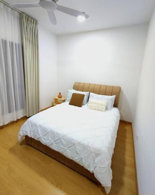 One-Bedroom Apartment with View