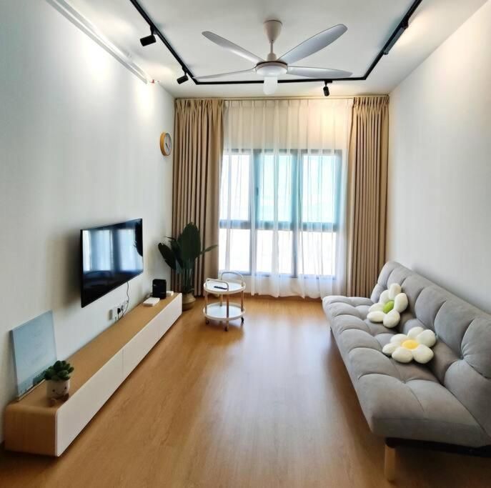 One-Bedroom Apartment with Pool View