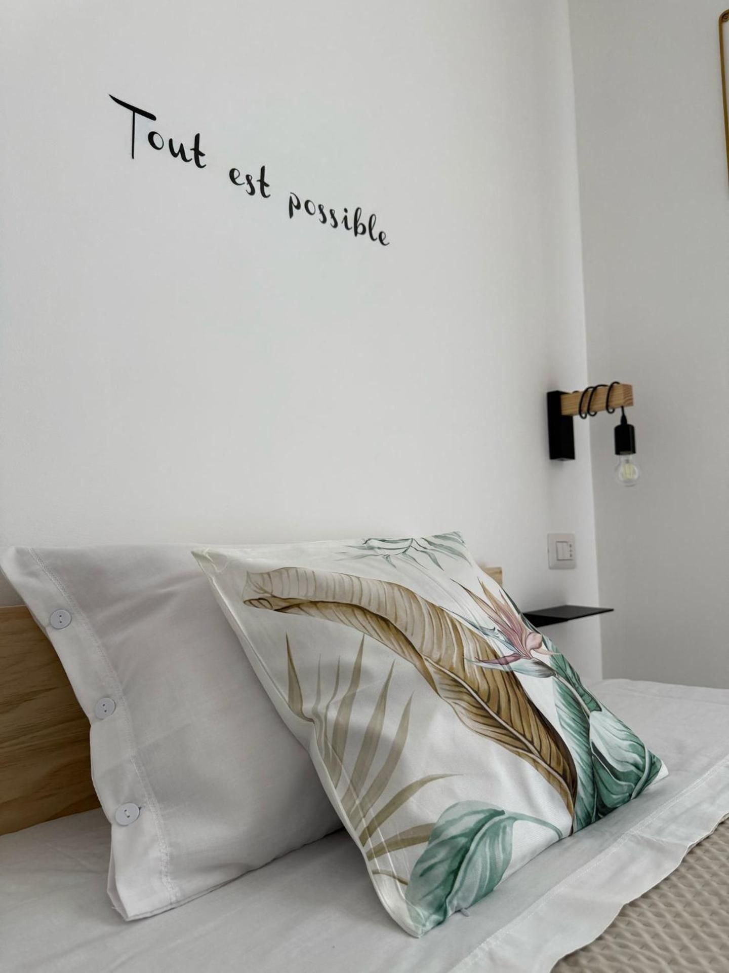 Single Room with Mountain View