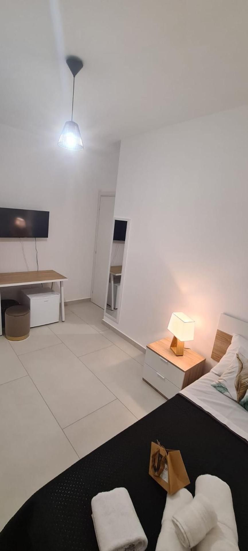 Single Room with Shared Bathroom