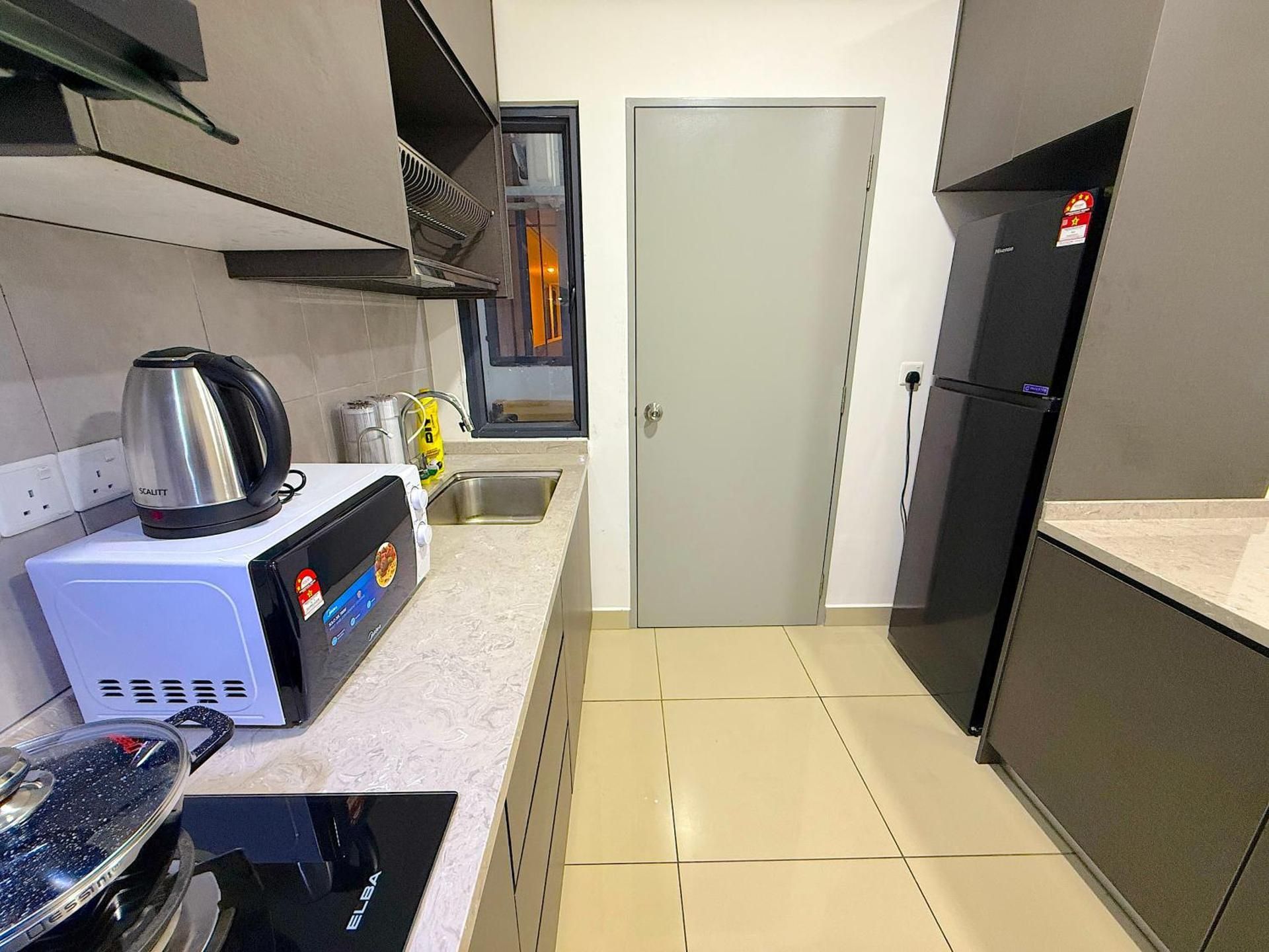 Three-Bedroom Deluxe Apartment