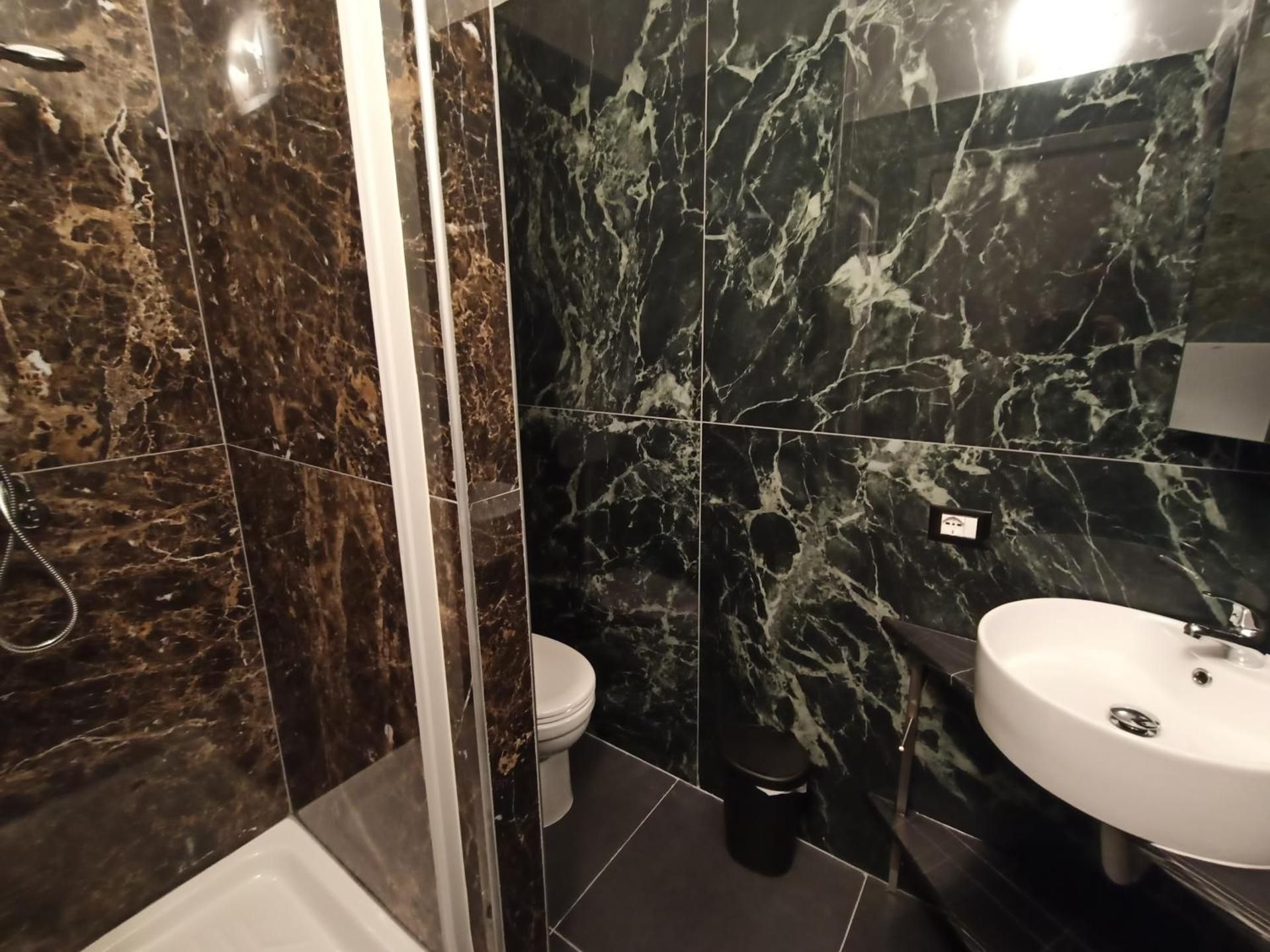 Quadruple Room with Private Bathroom