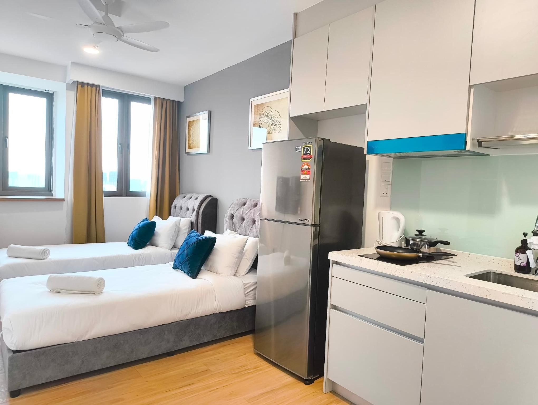 Deluxe Studio Suite