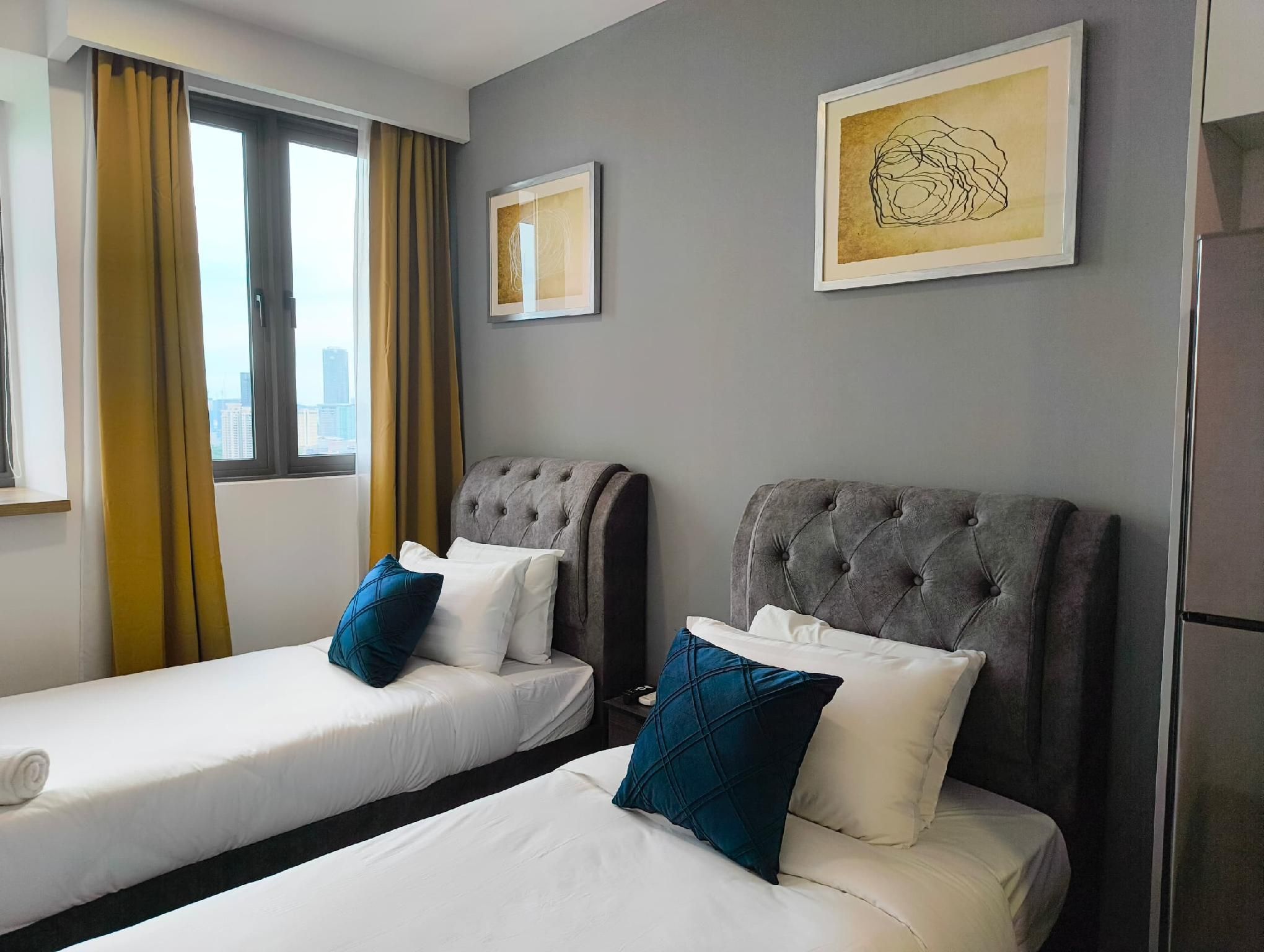 Deluxe Studio Suite