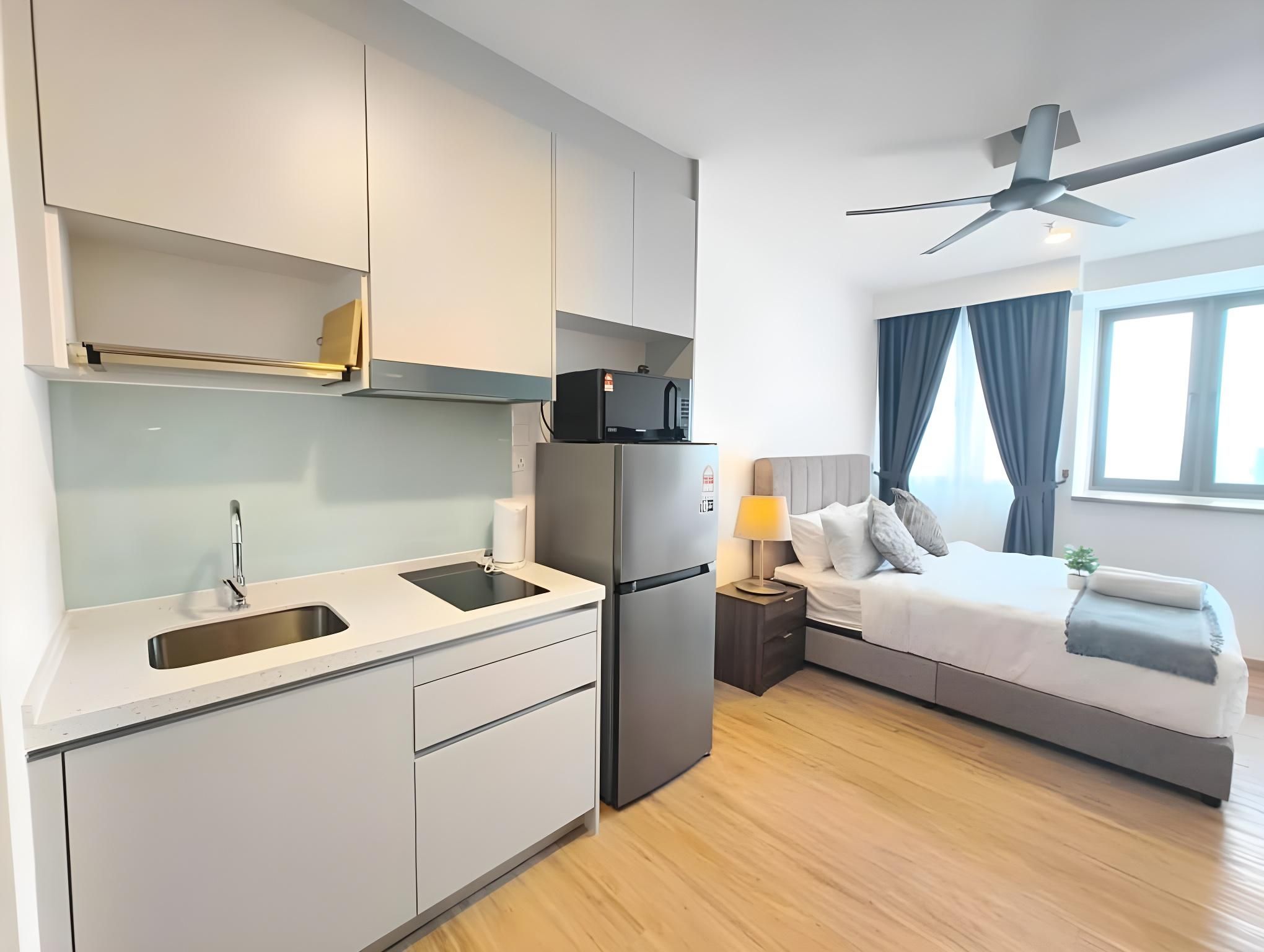 Studio 1 Queen Bed Non-Smoking
