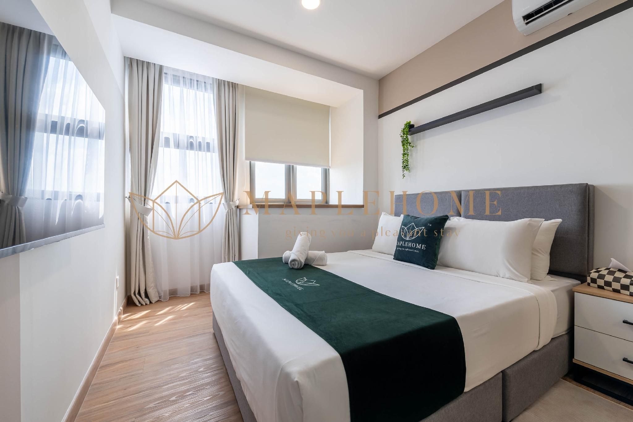 Deluxe Queen Suite - Parking Included