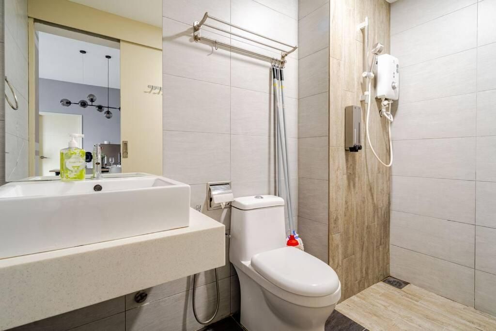Two-Bedroom Apartment with City View