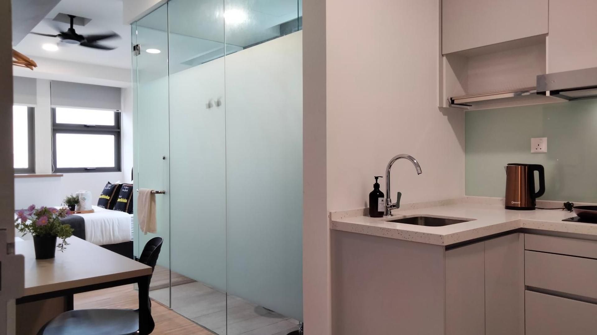 Studio Apartment with Queen Bed