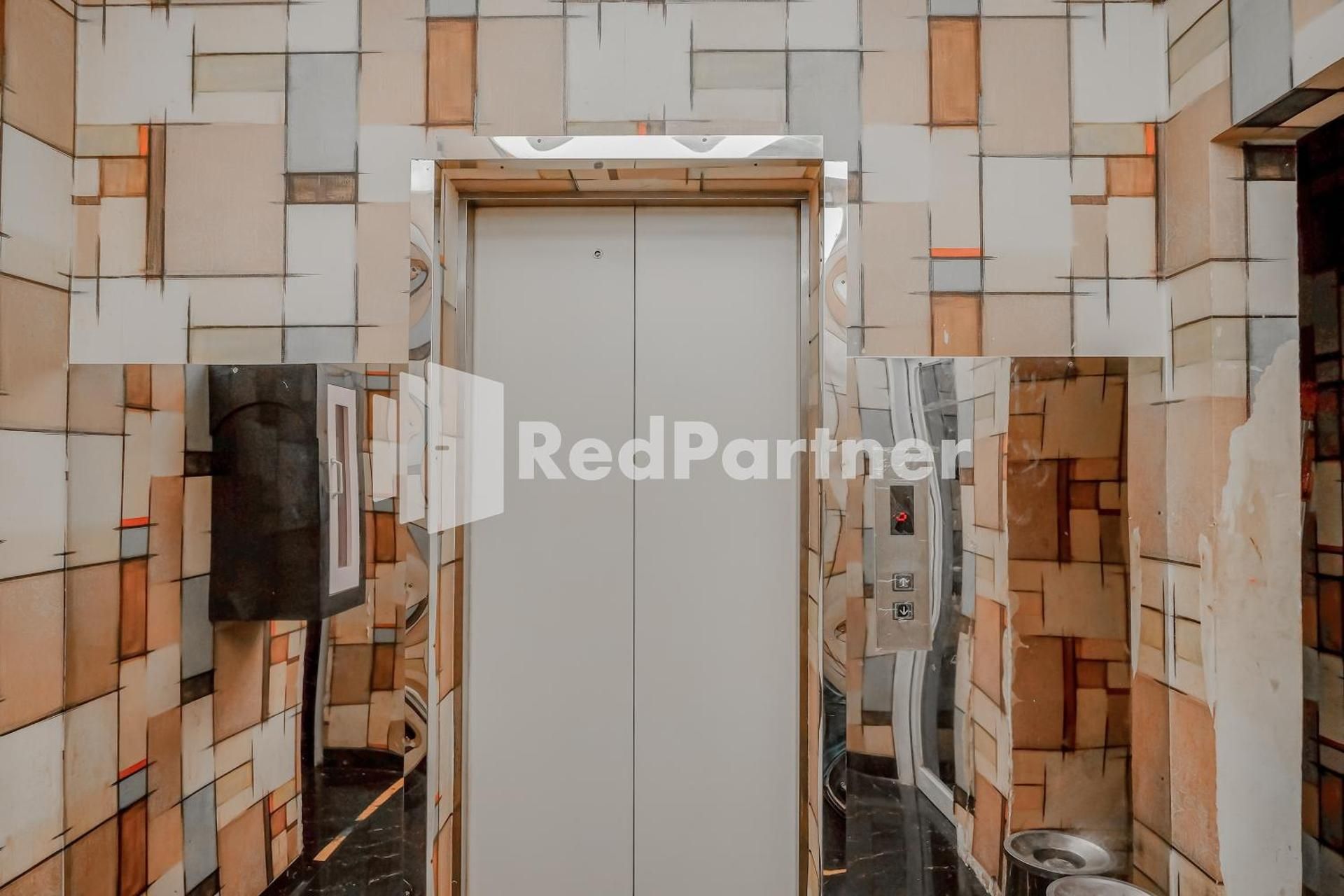 jm tuparev mitra reddoorz
