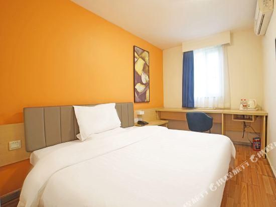 Feature Room