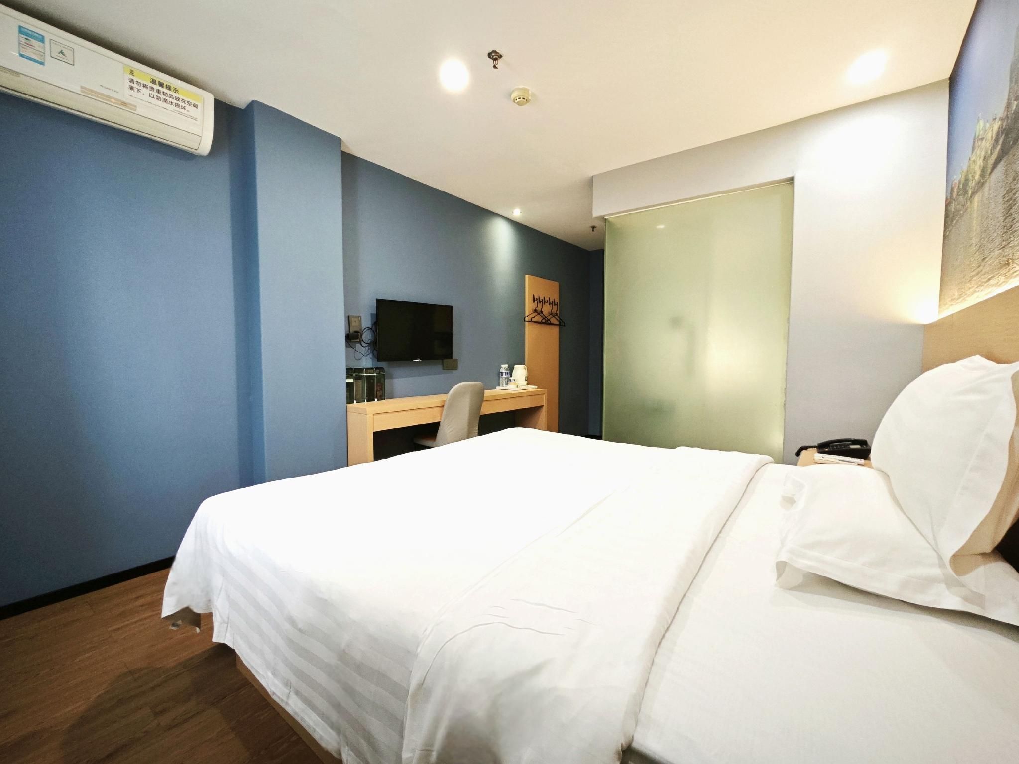 Economy Room