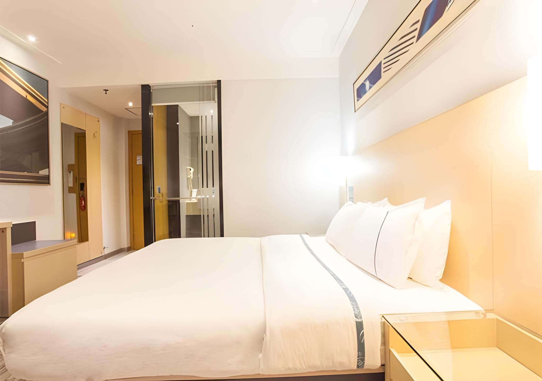 Business Queen Room