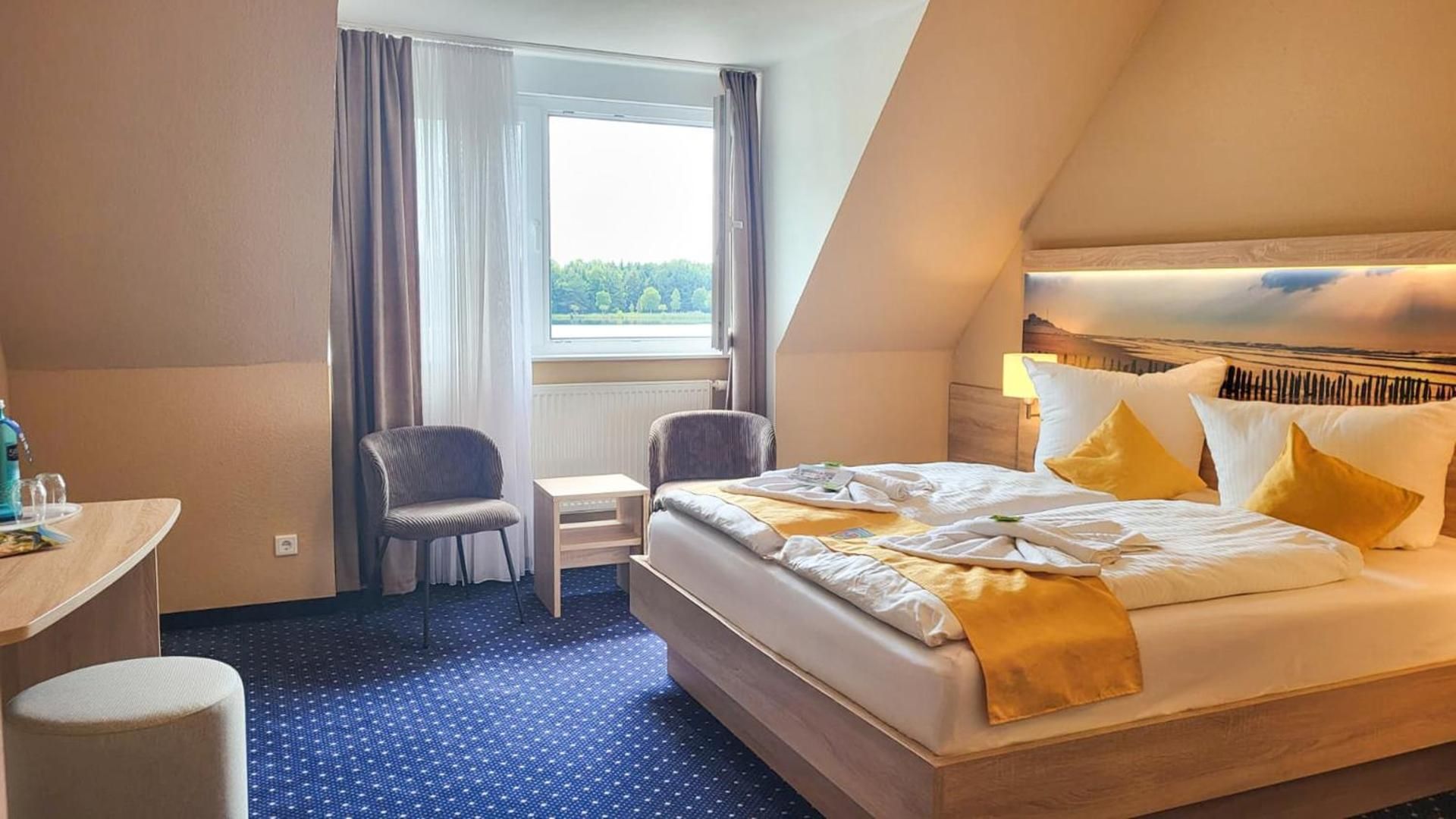 Double Room with Lake View