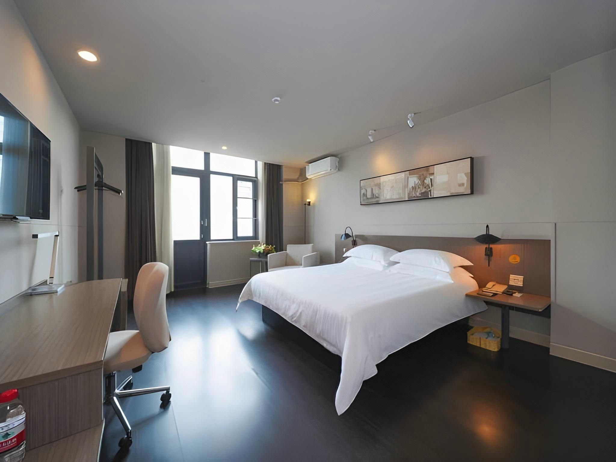 WH - Superior Bed Room