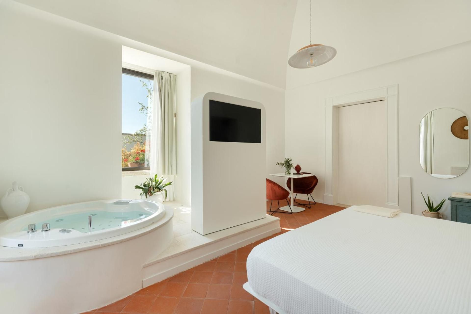 Suite with Hot Tub
