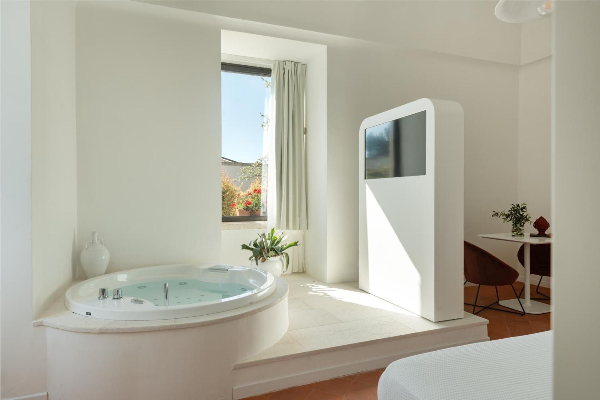 Suite with Hot Tub
