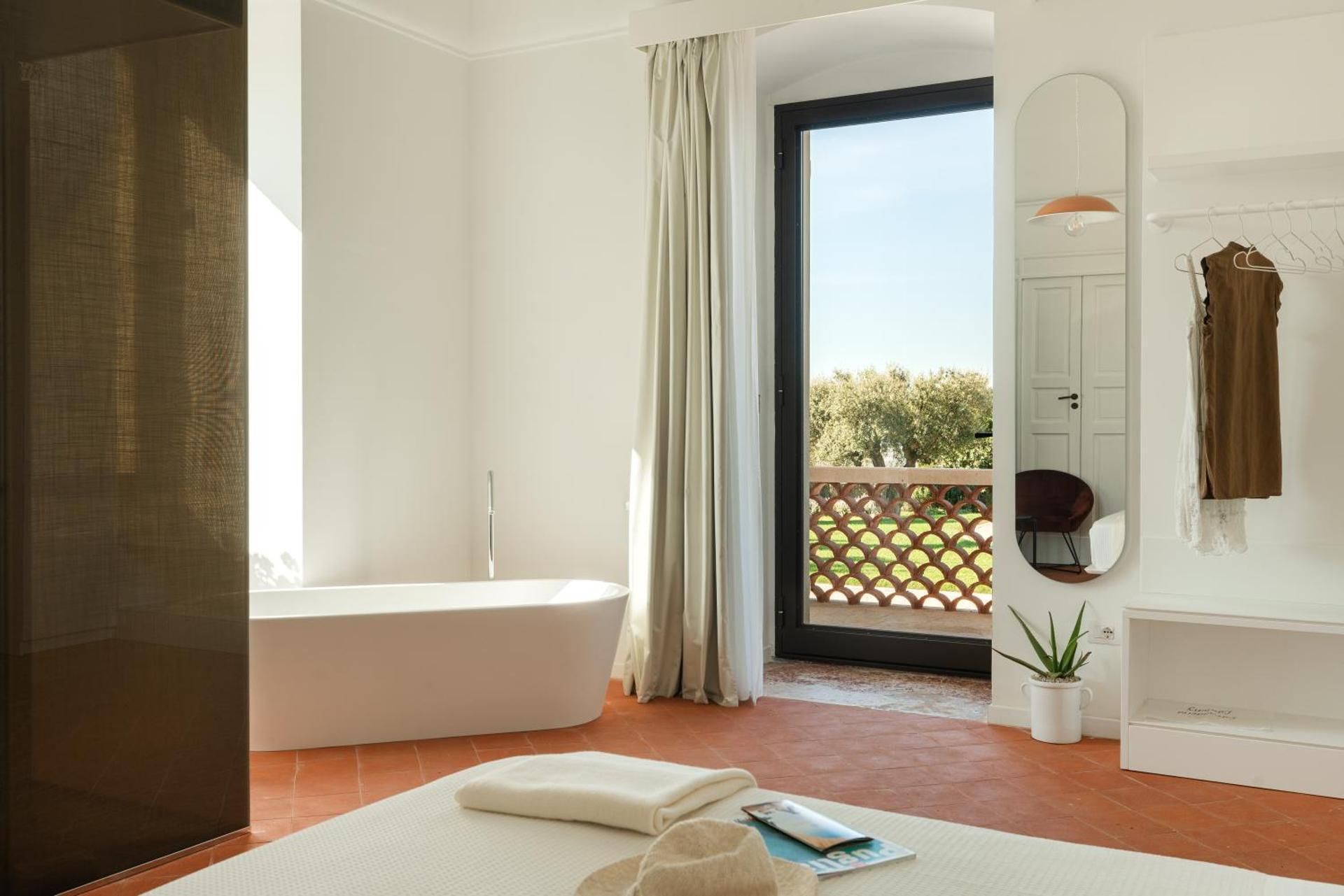 Deluxe Double Room with Balcony and Sea View