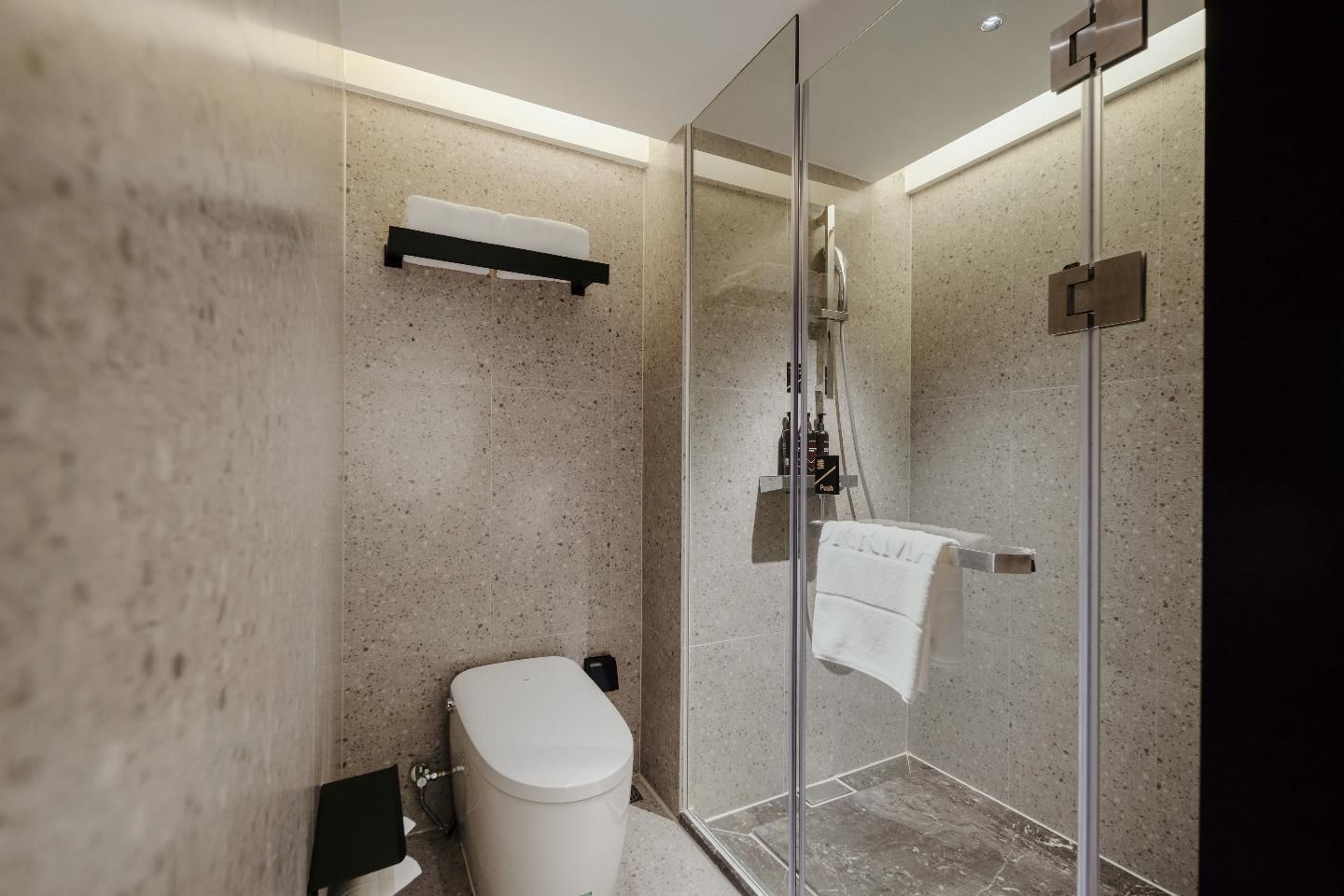 Intelligent Standard Queen Room