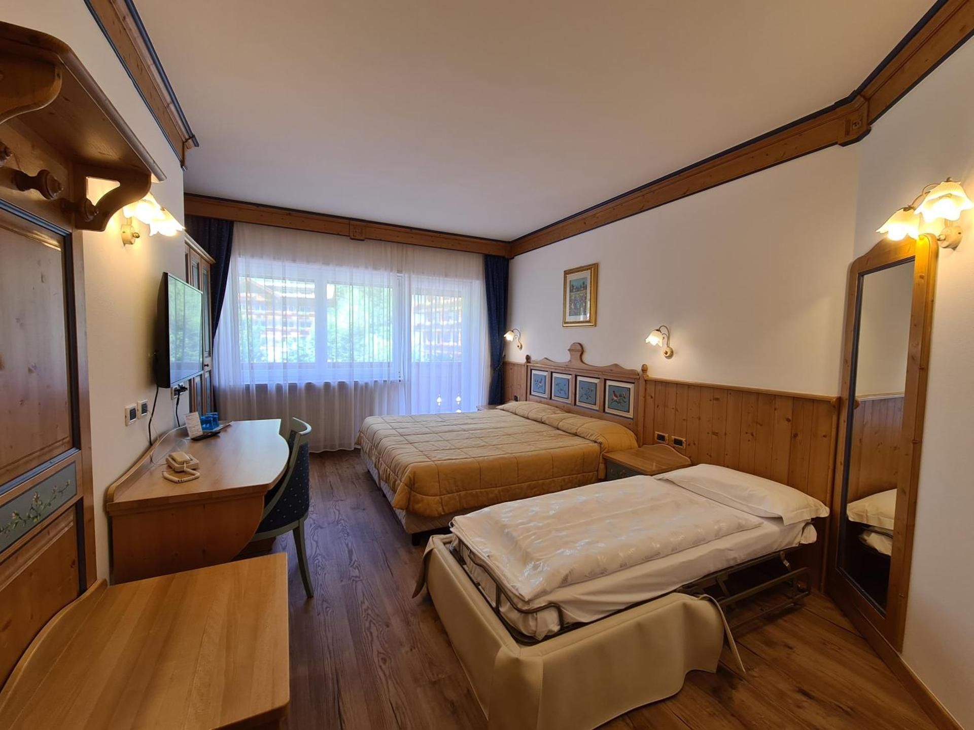 Triple Room with Mountain View