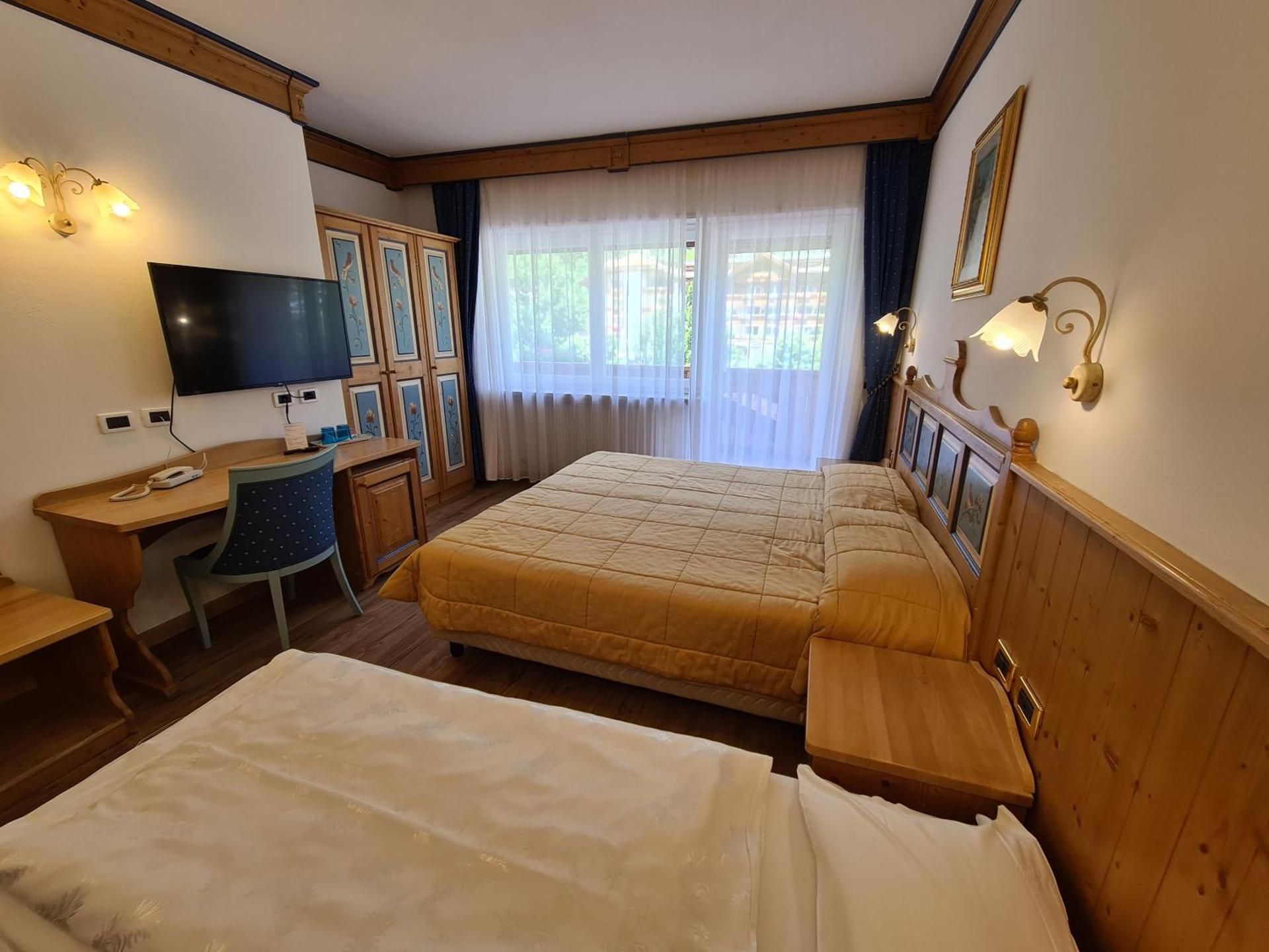 Triple Room with Mountain View