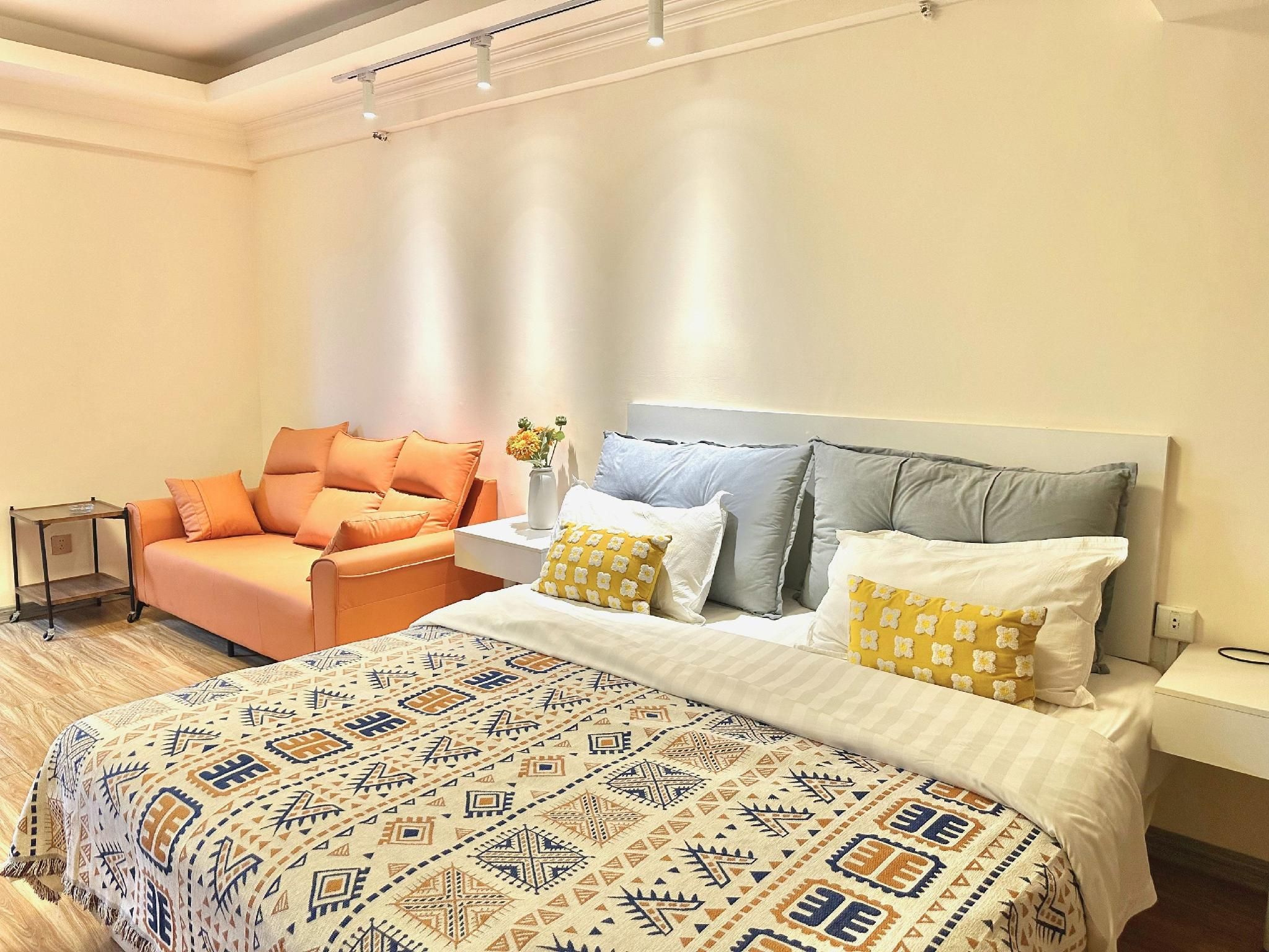 Hot Deal King Bed