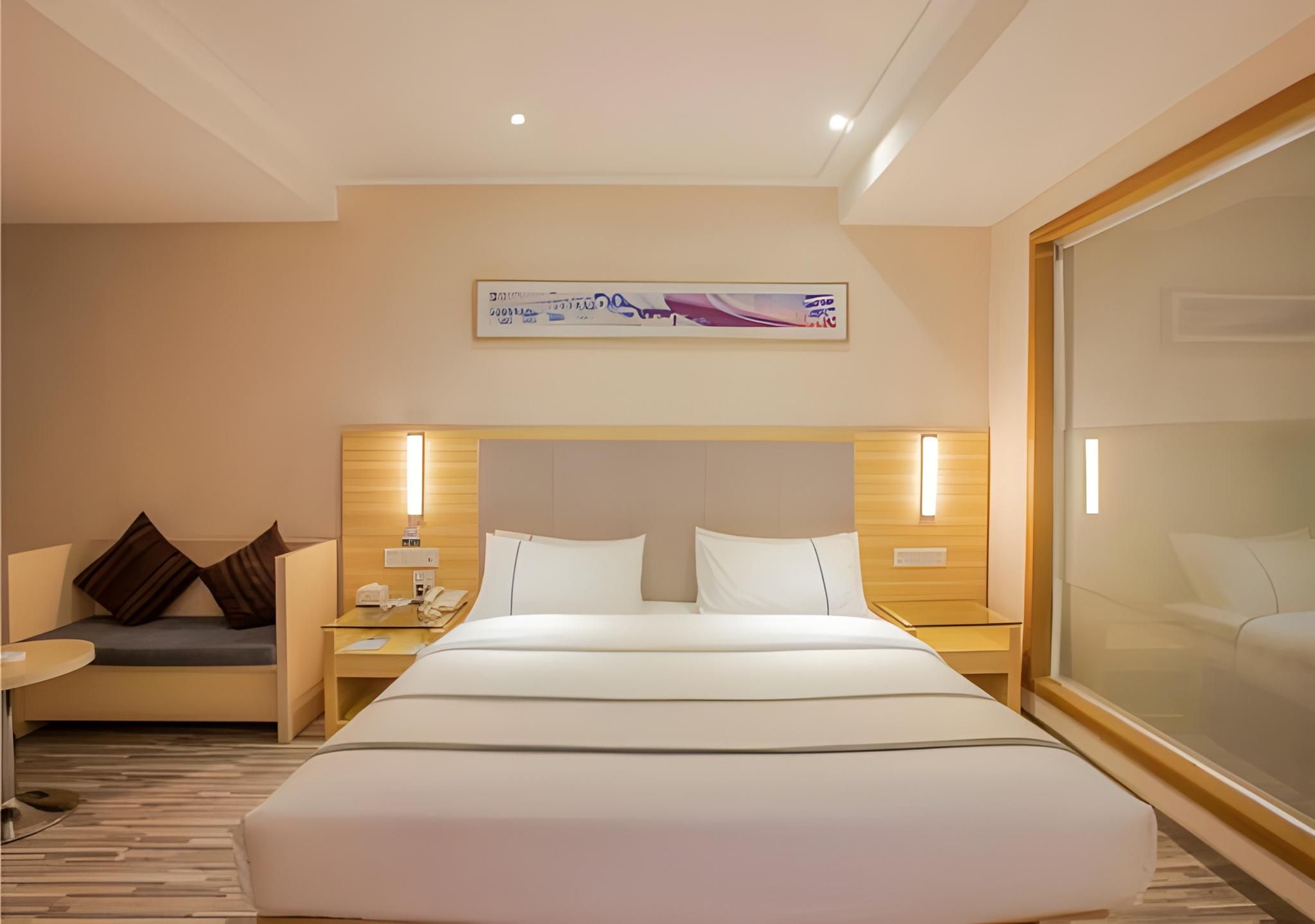 Business Queen Room