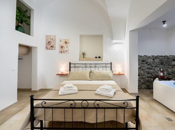 King Room with Spa Bath