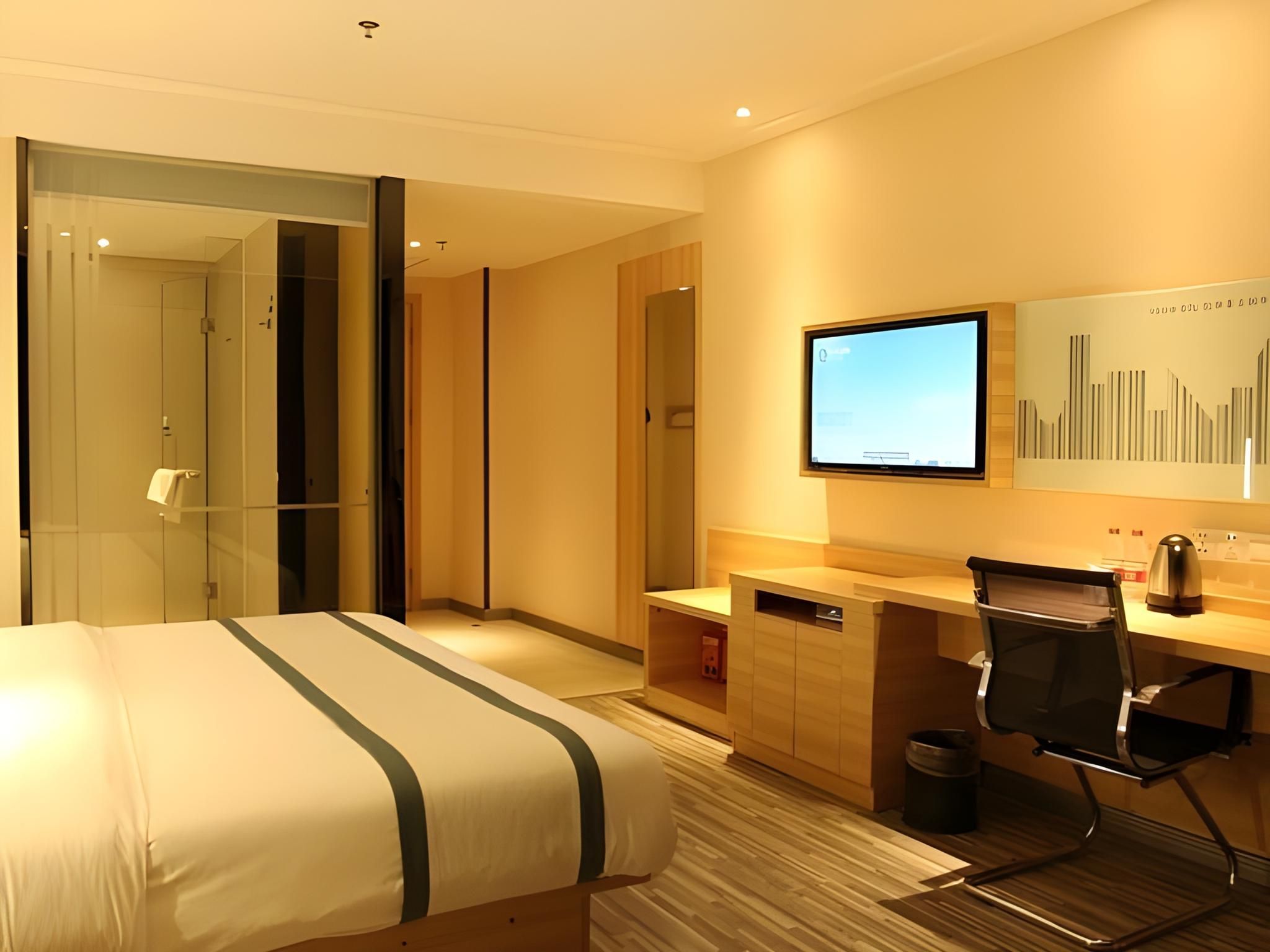 Business Queen Room