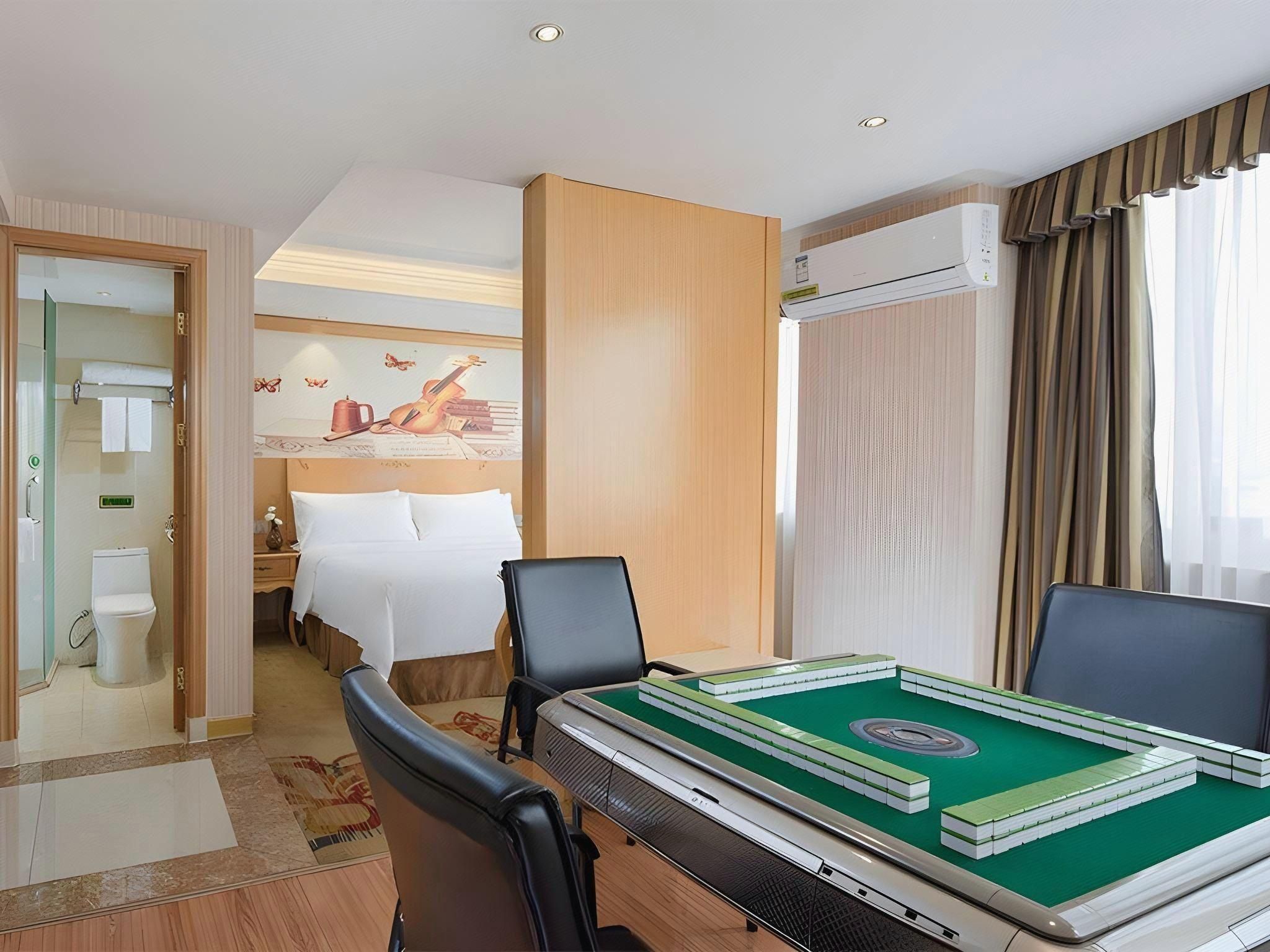 Vienna - Functional Chess Room