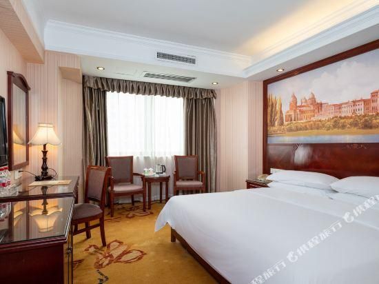 Superior Water Bed Room