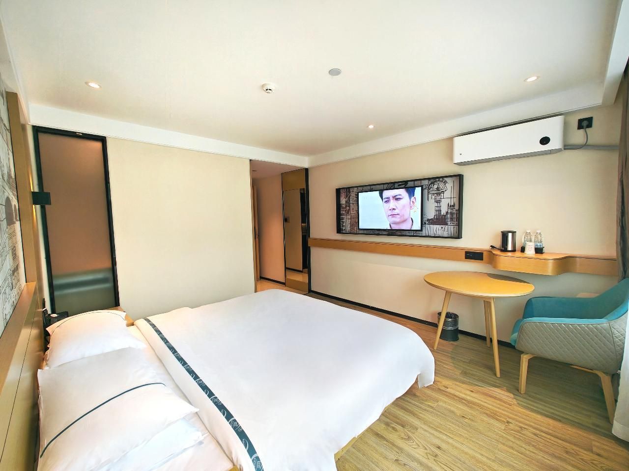 Dossen - Standard Bed Room