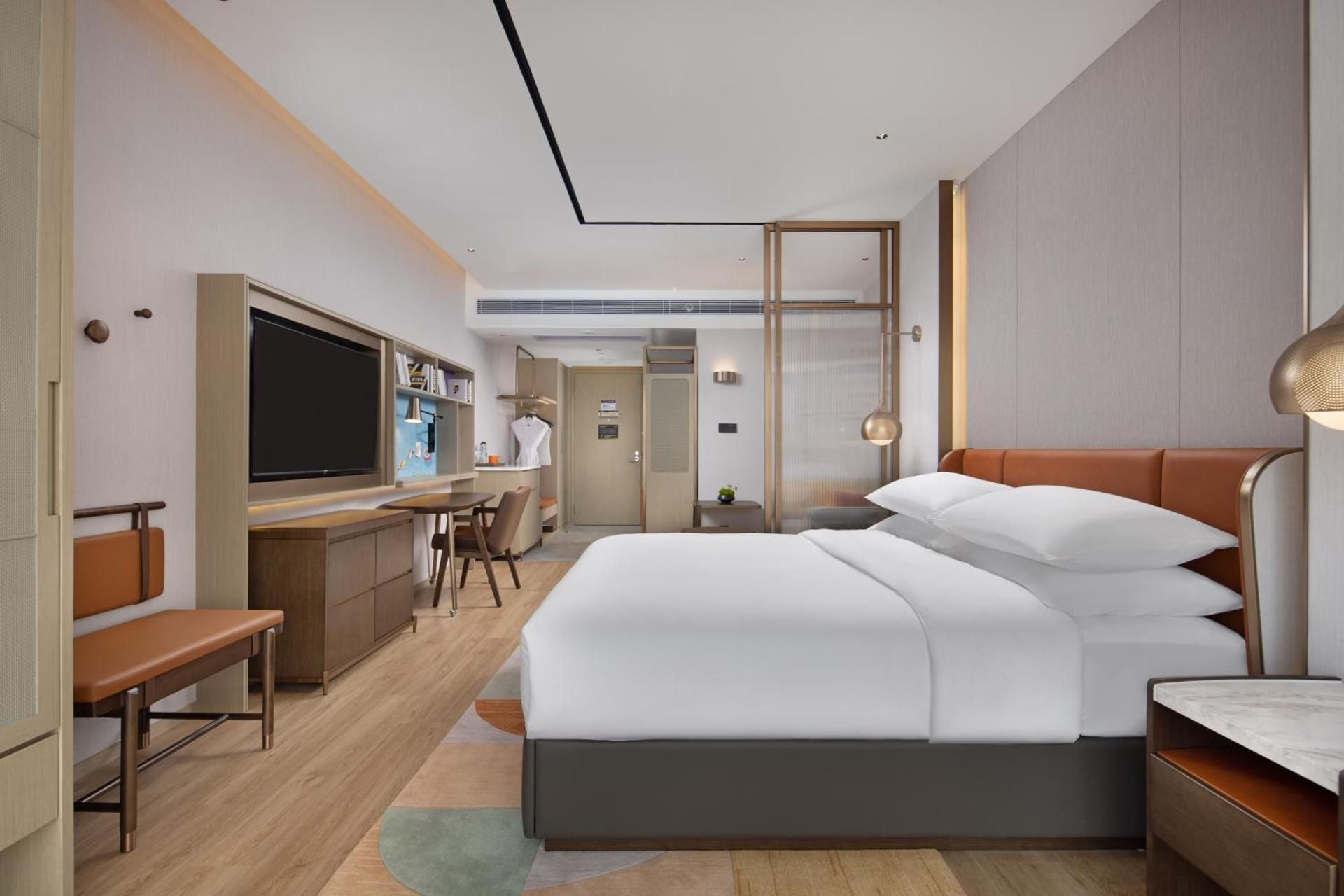 FY - Lingdong 1 Bed Room with River View
