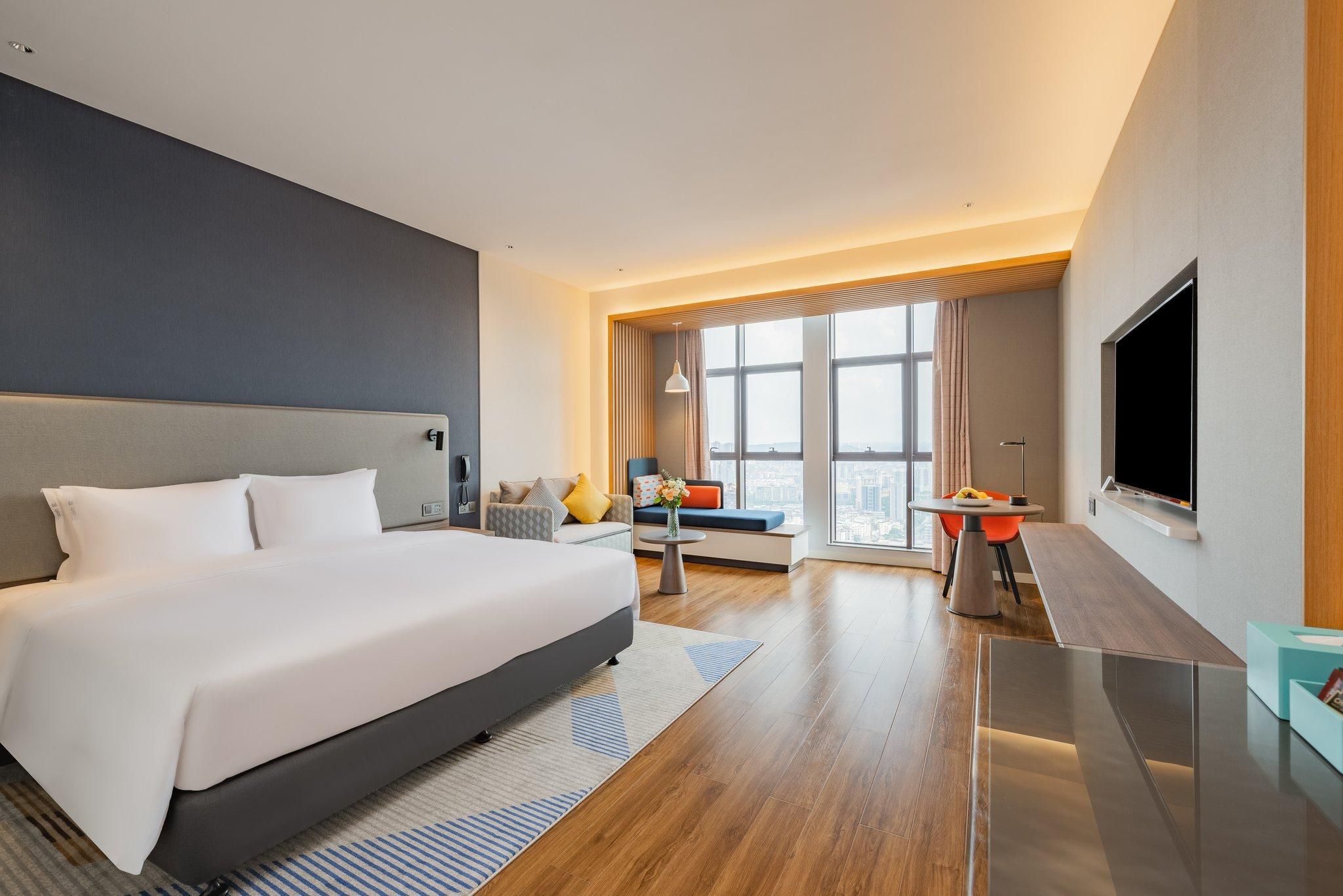 1 King Standard Extra Floor Space High Floor