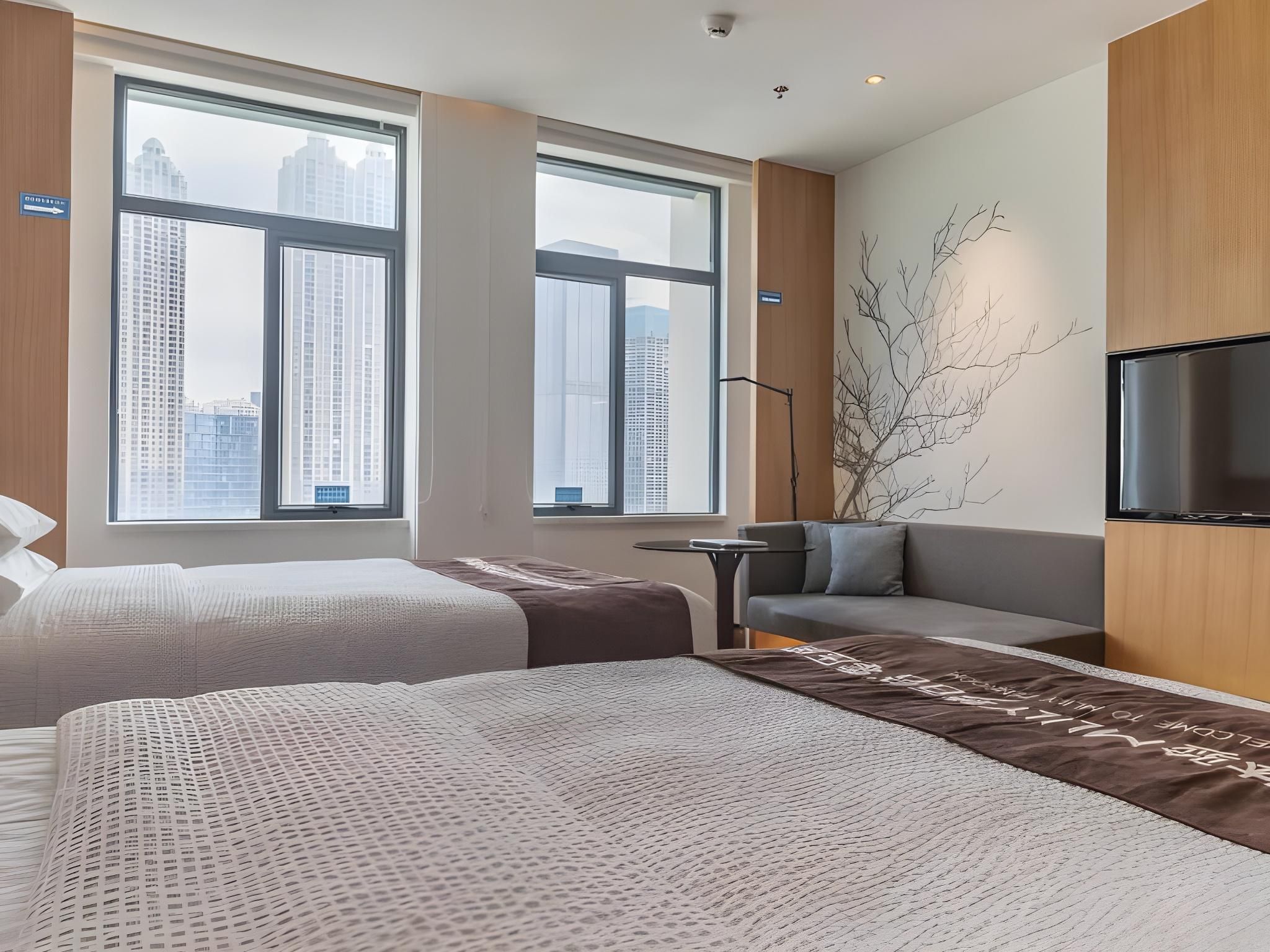 Twin Deluxe Room